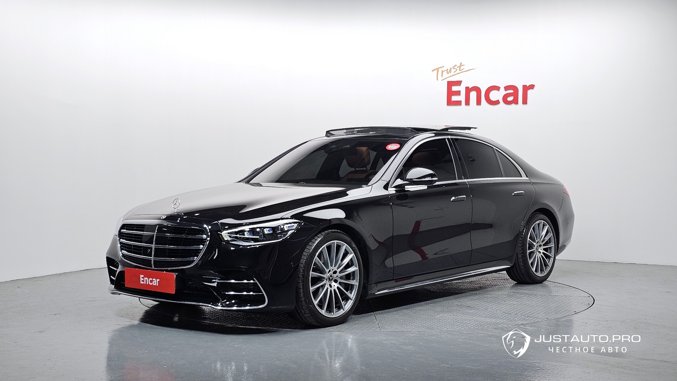 Автомобиль Mercedes-Benz S-Class