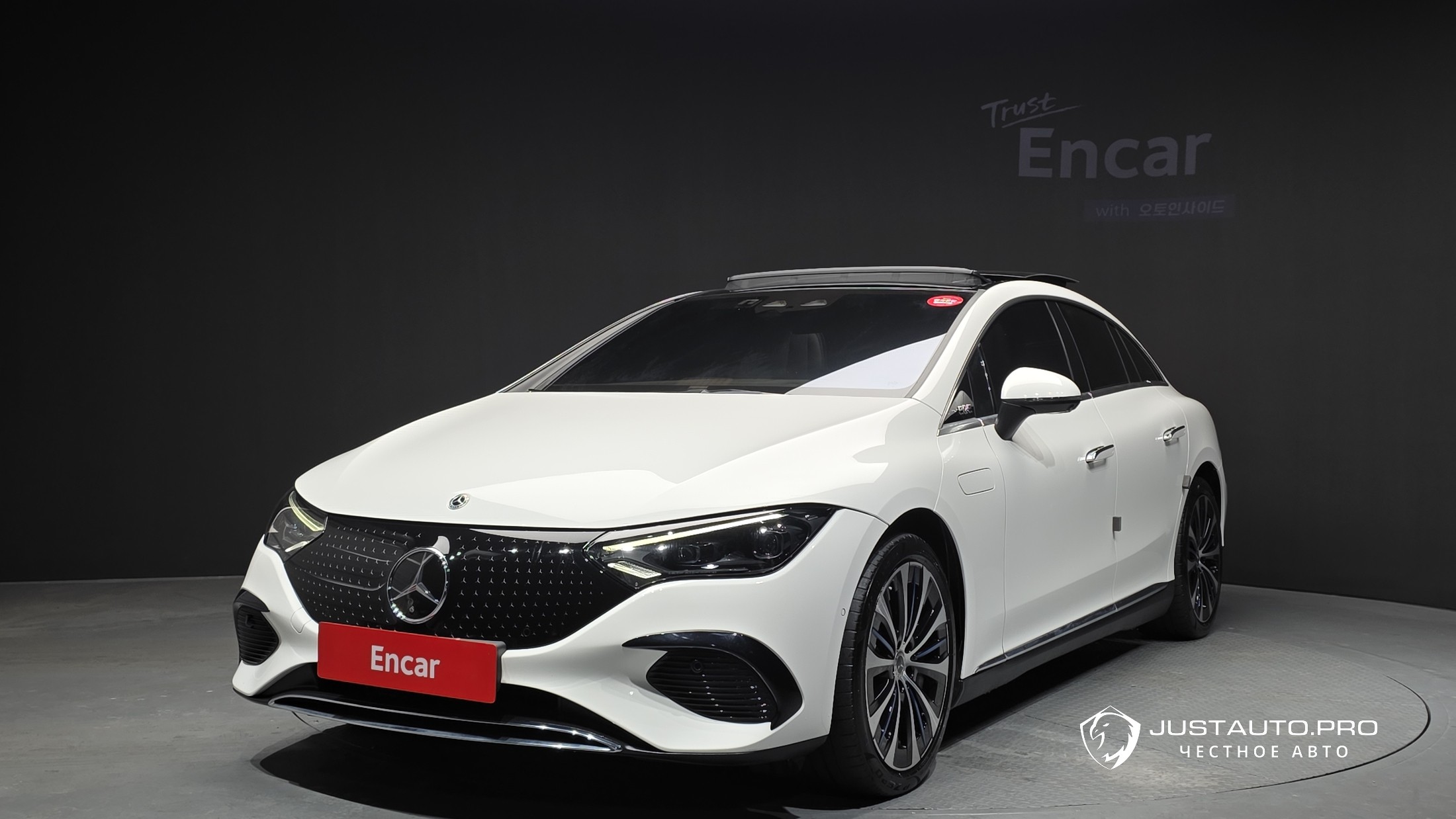 Автомобиль Mercedes-Benz EQE