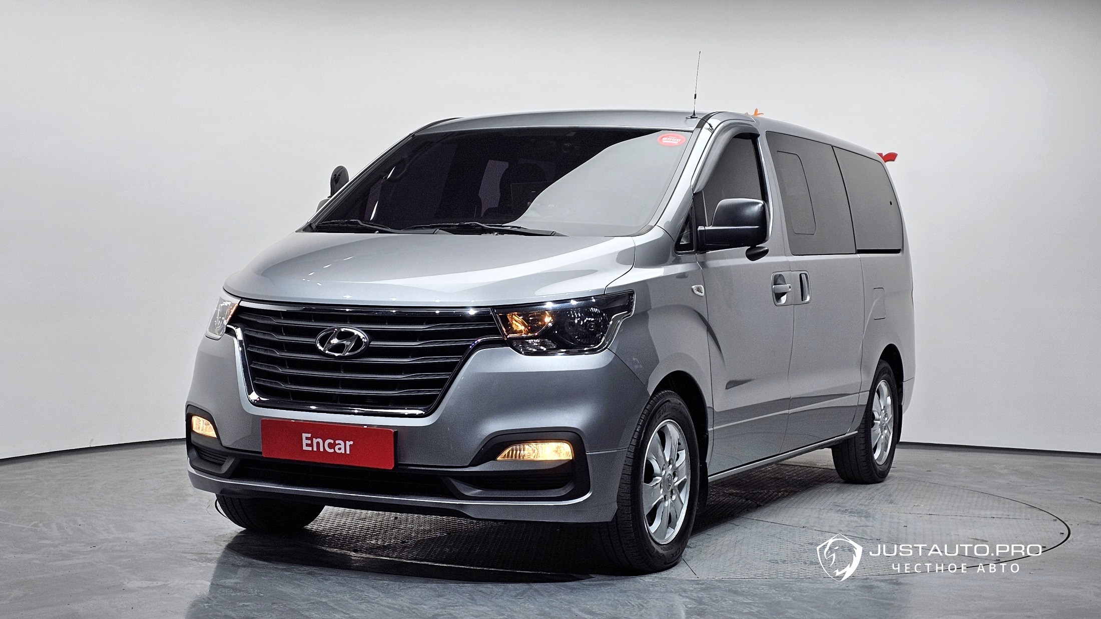 Автомобиль Hyundai Starex