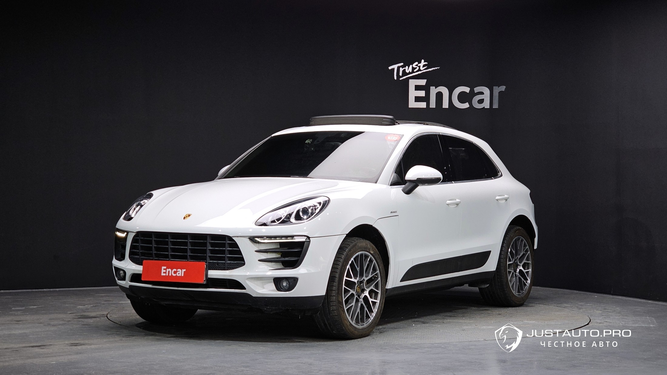 Автомобиль Porsche Macan