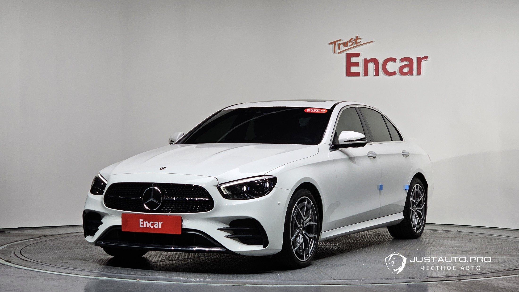 Автомобиль Mercedes-Benz E-Class
