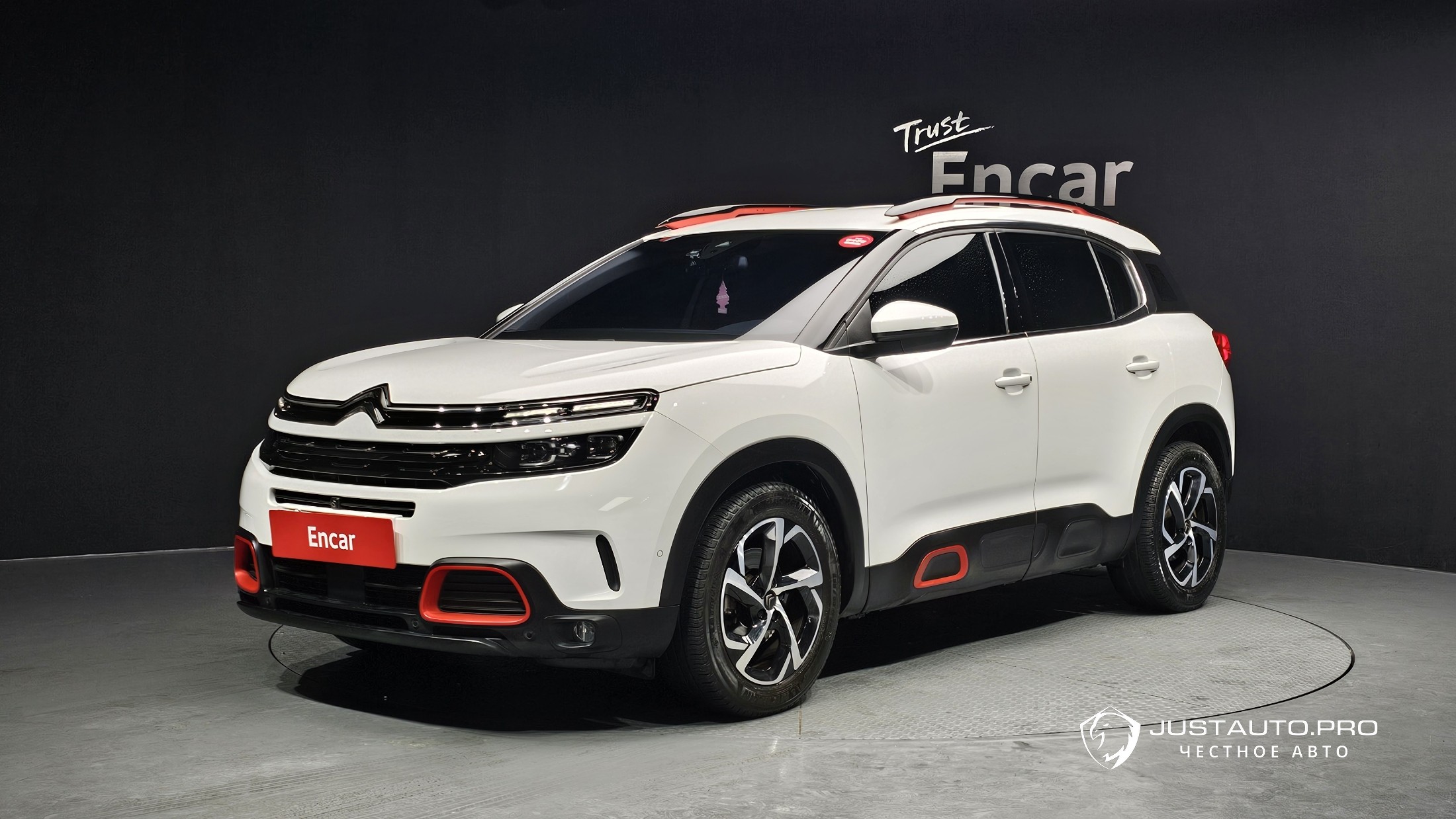 Автомобиль Citroen-DS C5 Aircross