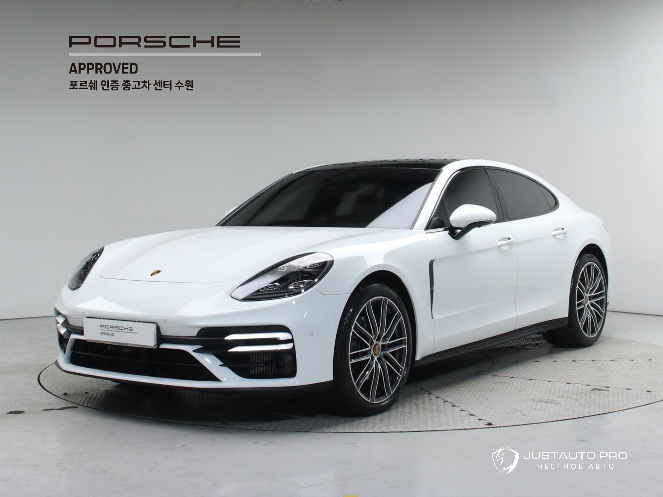 Автомобиль Porsche Panamera