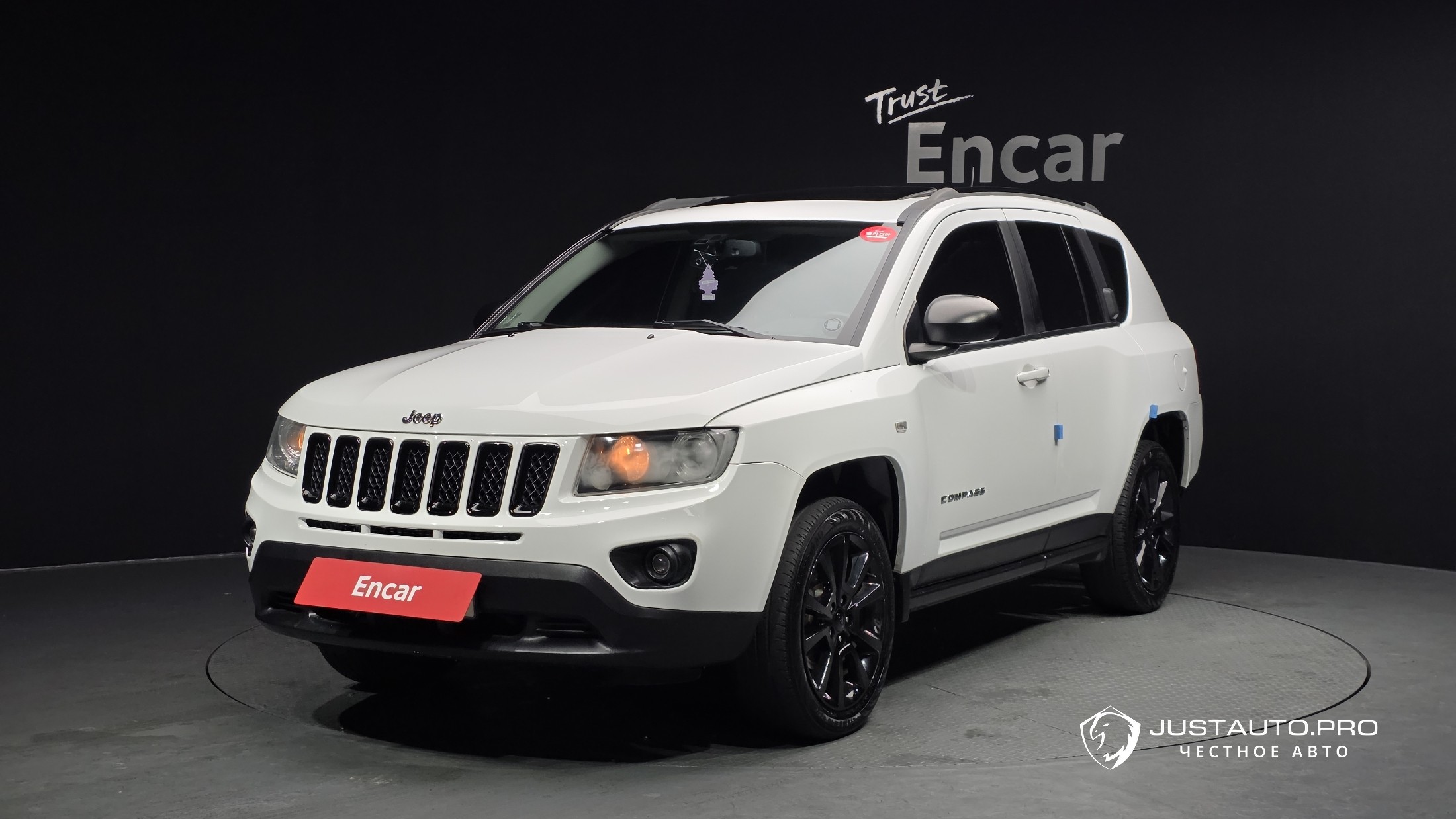 Автомобиль Jeep Compass