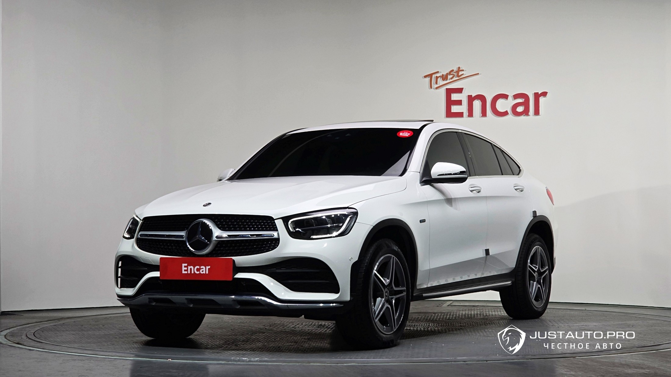 Автомобиль Mercedes-Benz GLC-Class