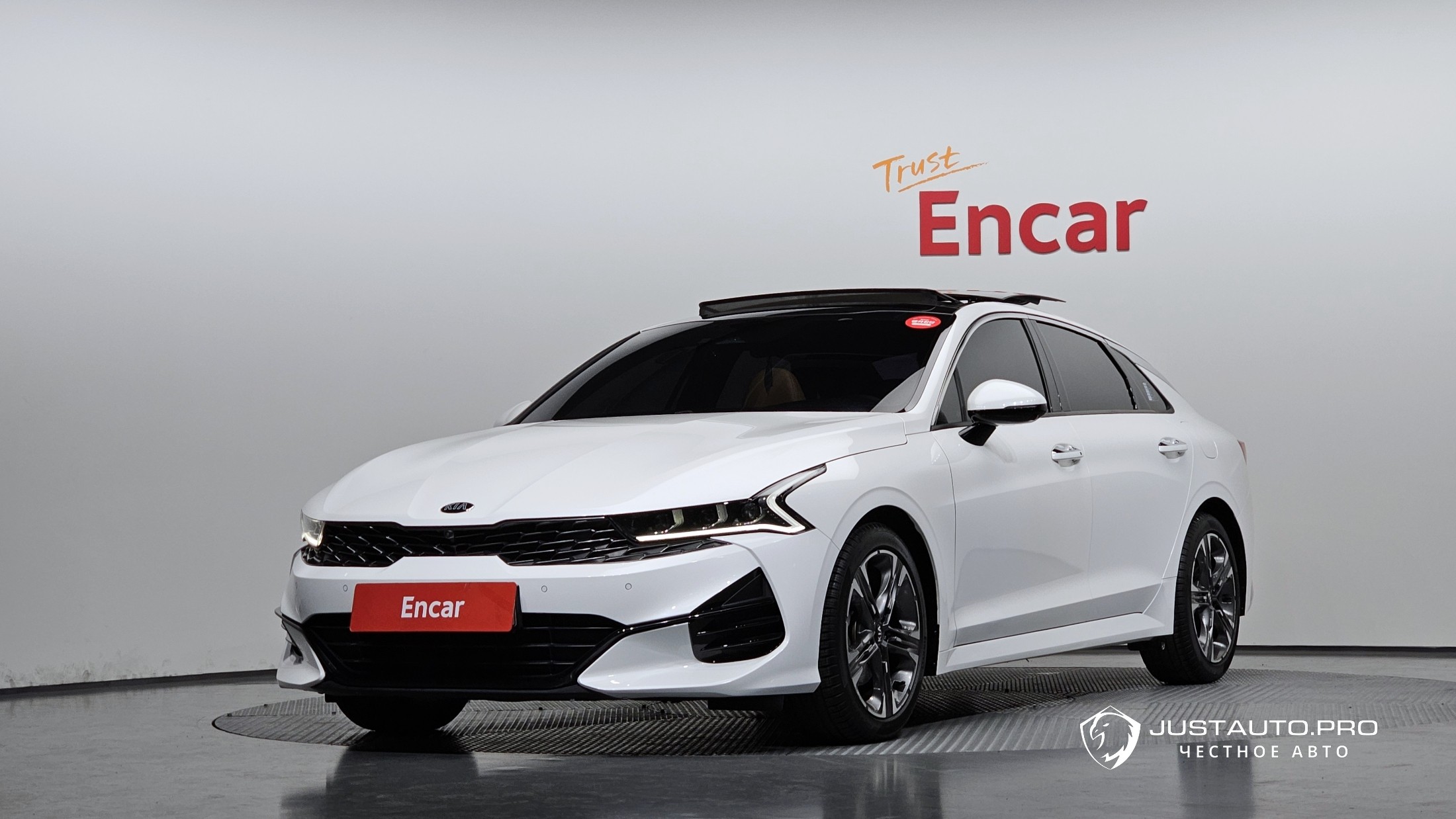 Автомобиль Kia K5