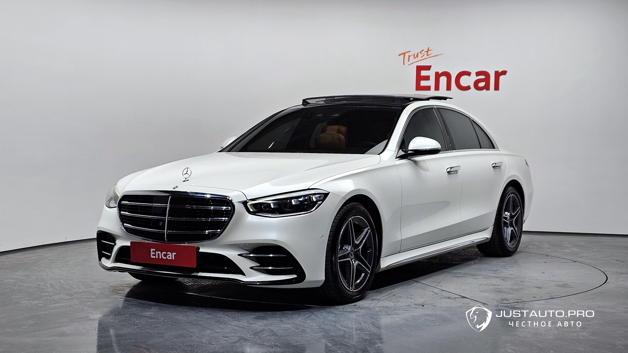 Автомобиль Mercedes-Benz S-Class