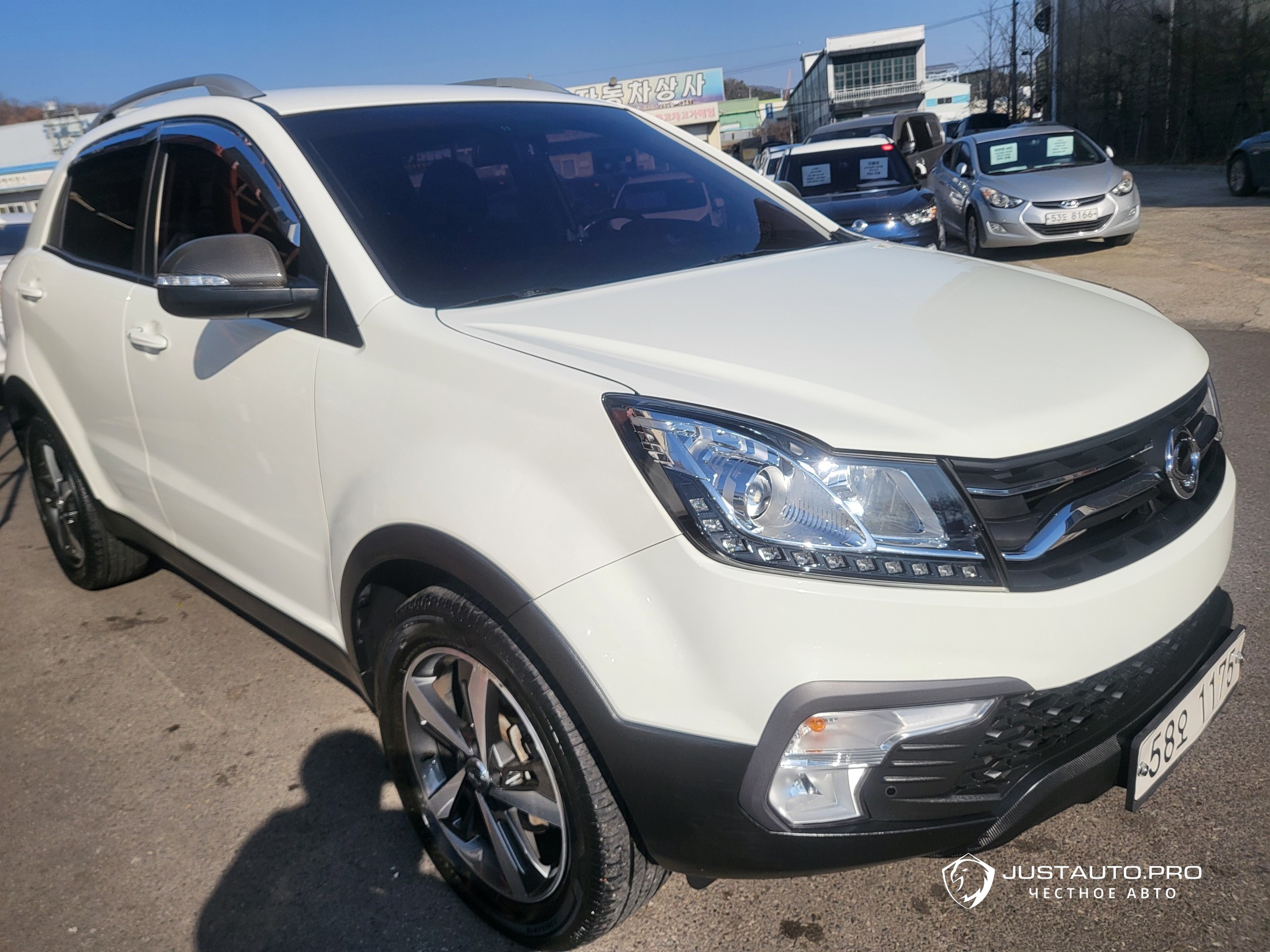 Автомобиль KG_Mobility_Ssangyong KORANDO