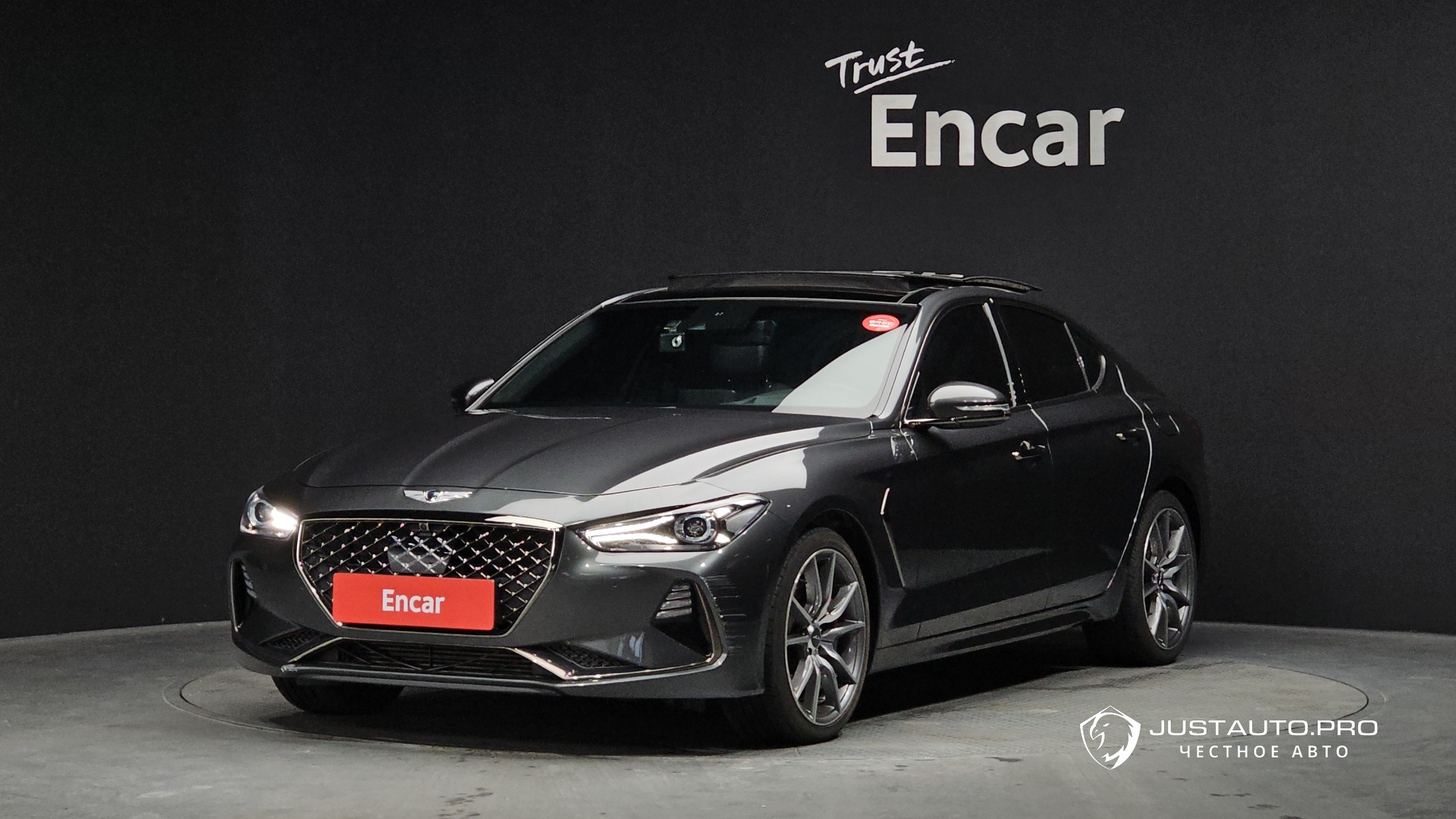 Автомобиль Genesis G70