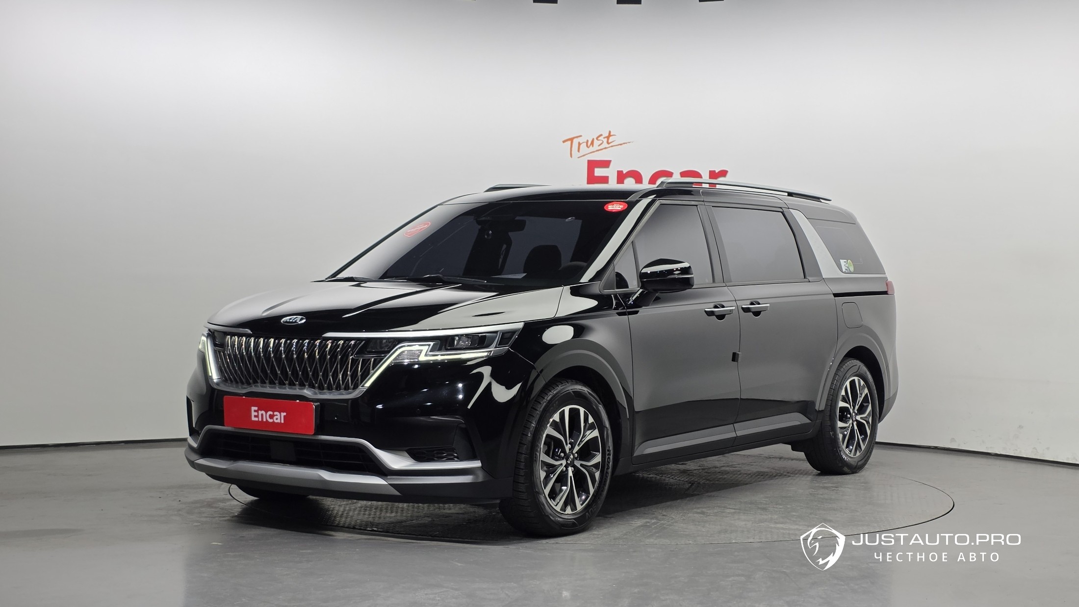 Автомобиль Kia Canival