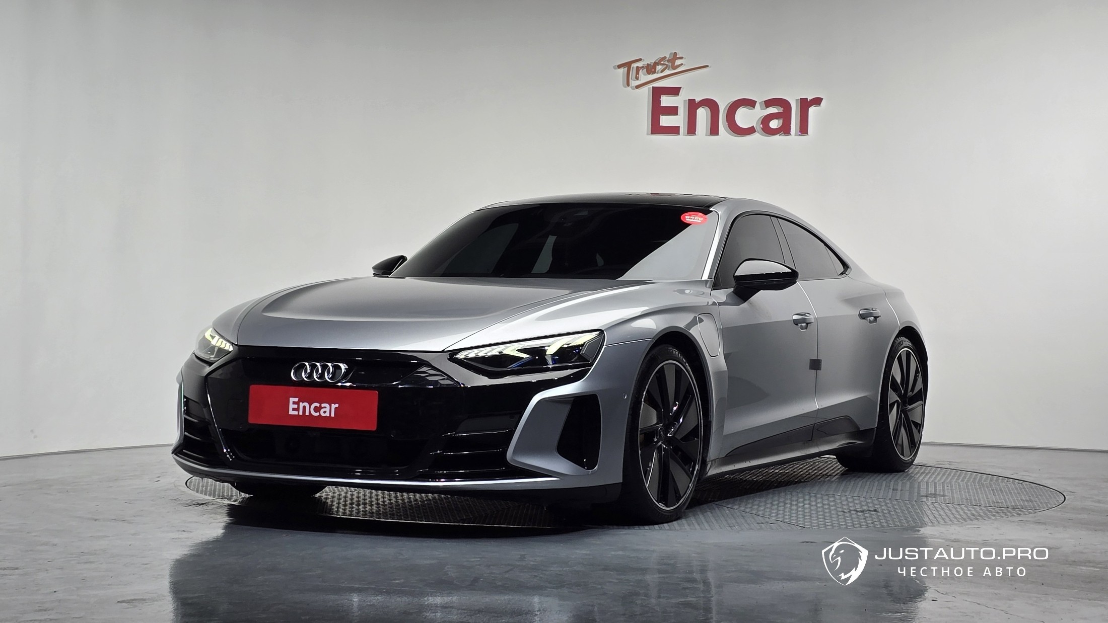 Автомобиль Audi e-tron GT