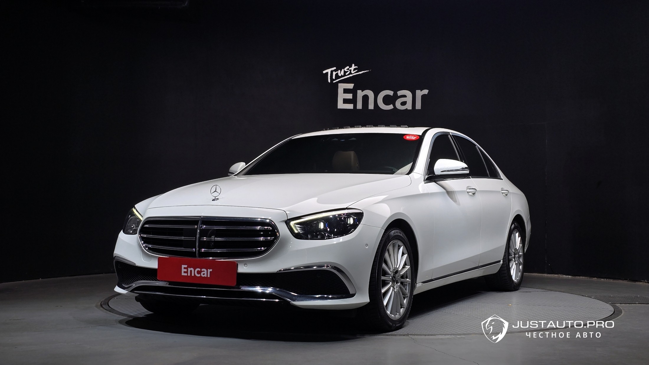 Автомобиль Mercedes-Benz E-Class