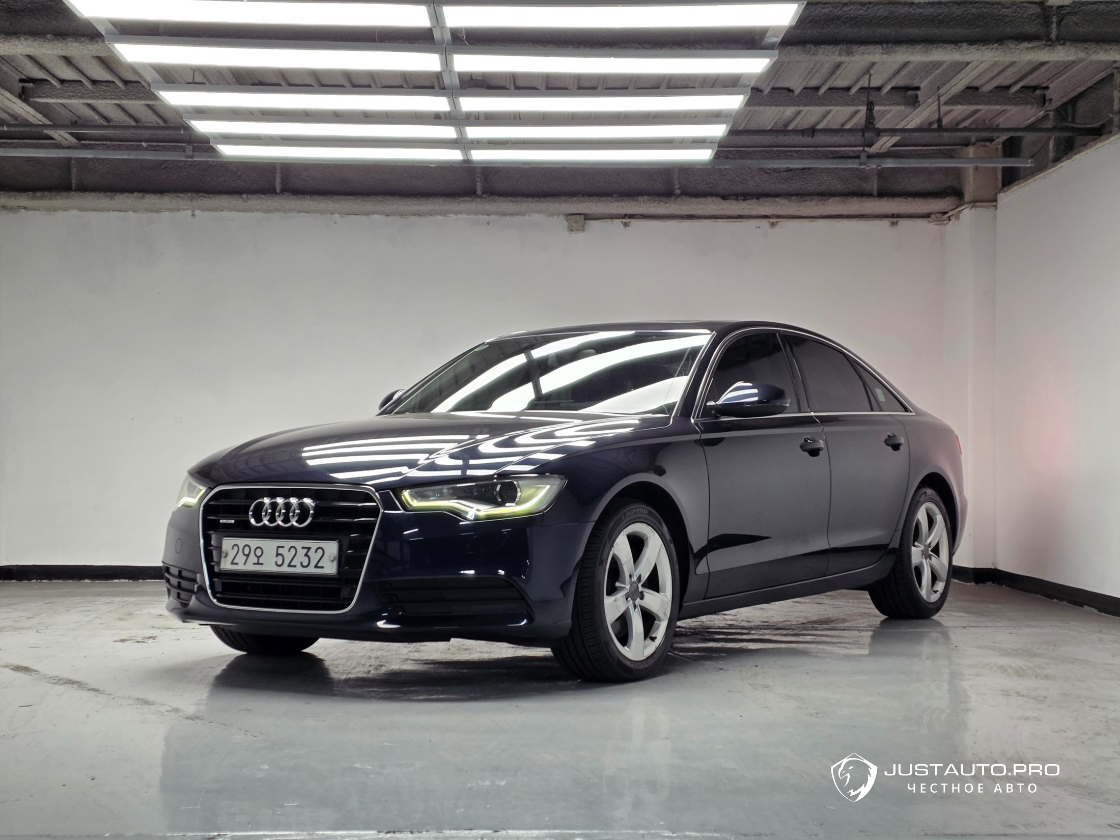 Автомобиль Audi A6