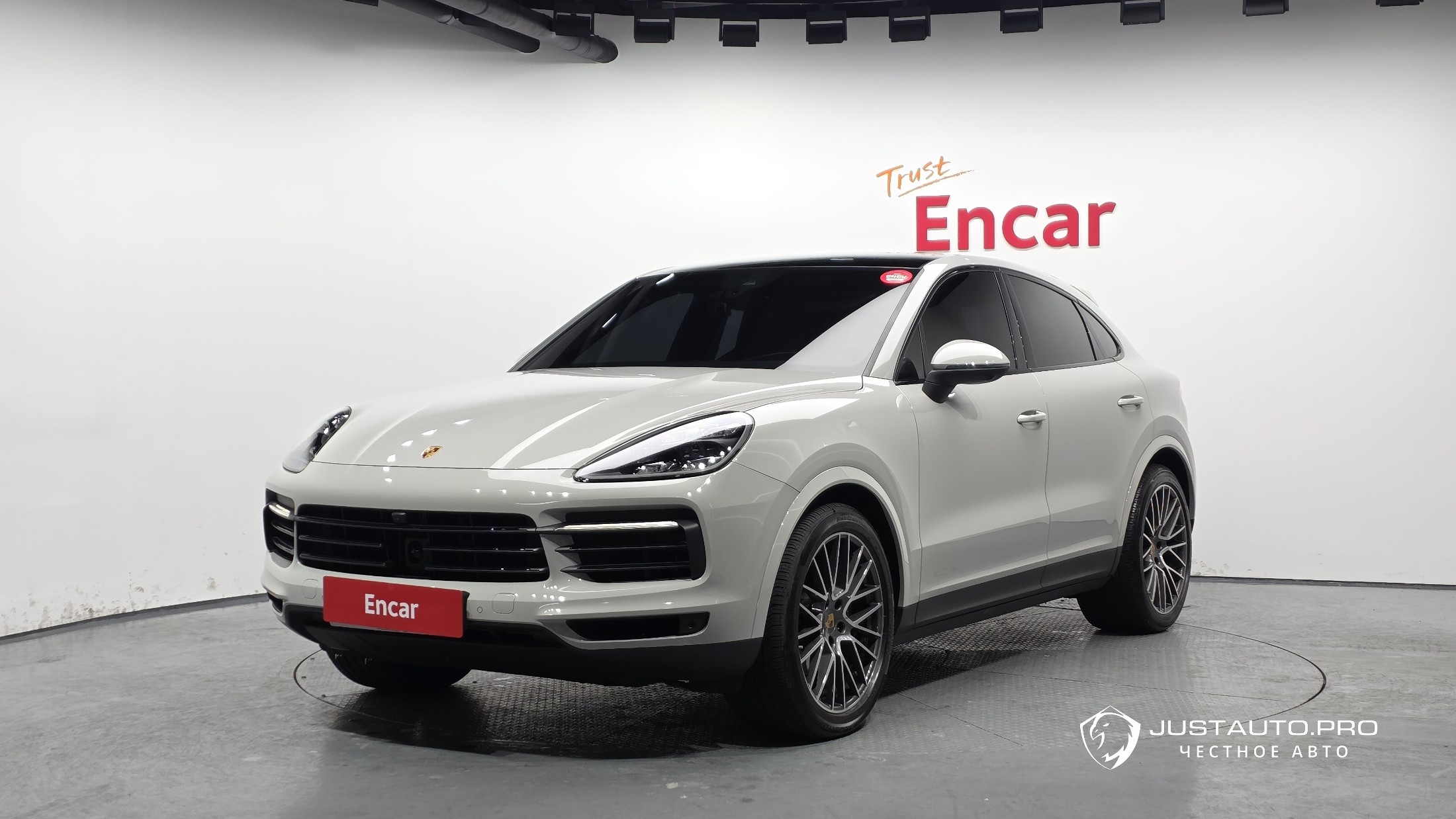 Автомобиль Porsche Cayenne