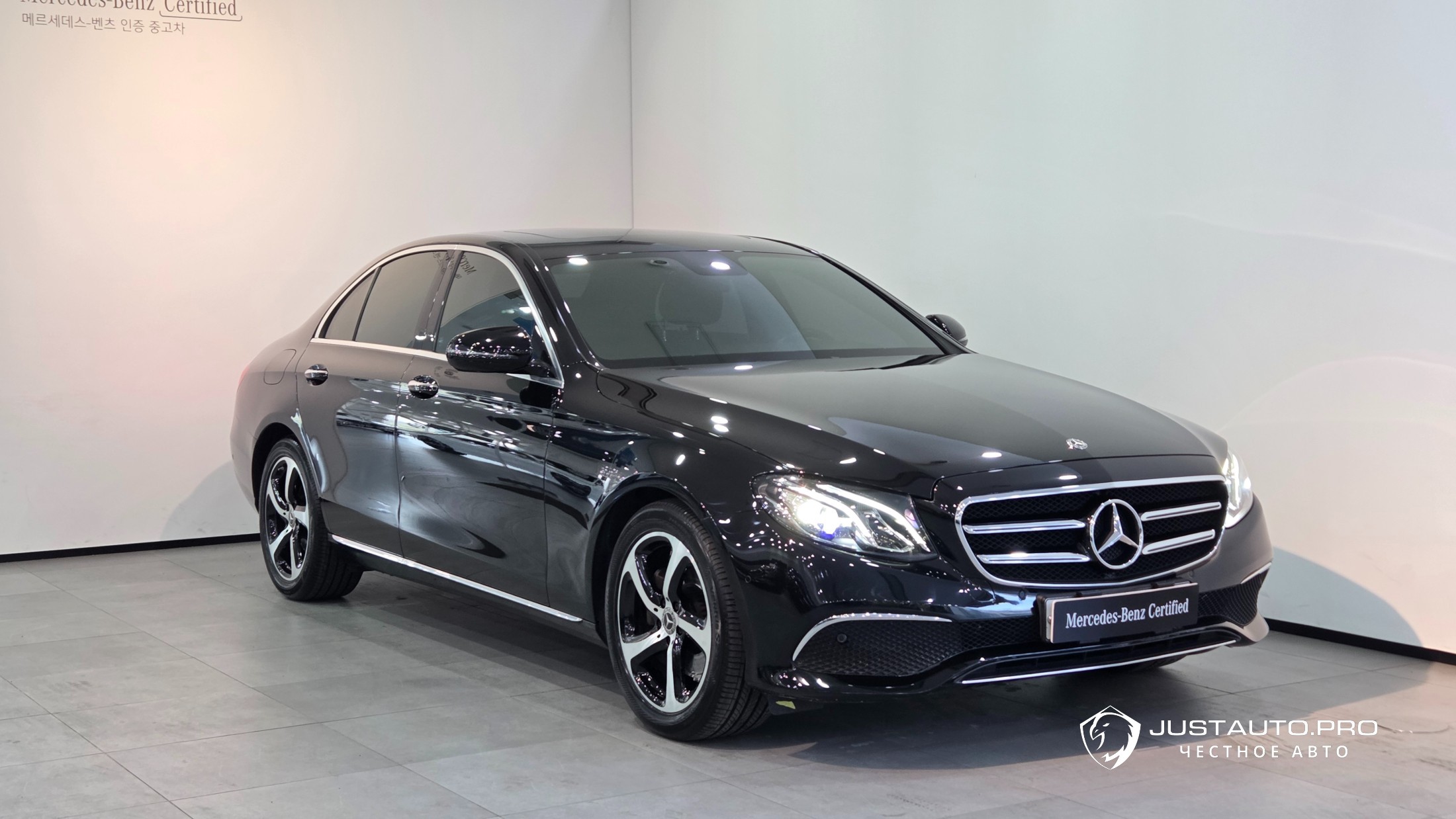 Автомобиль Mercedes-Benz E-Class