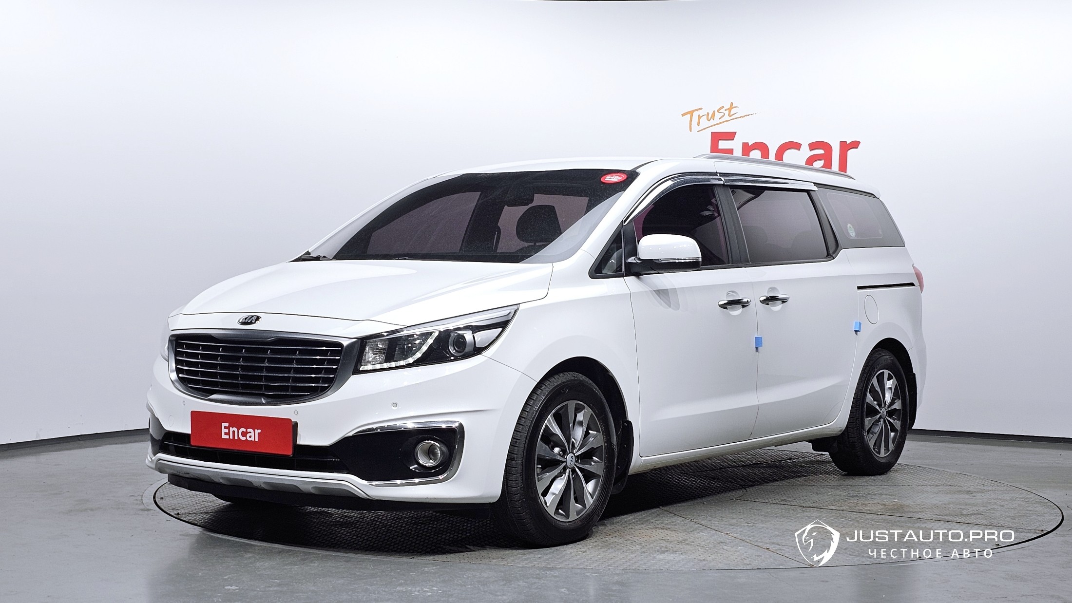 Автомобиль Kia Canival