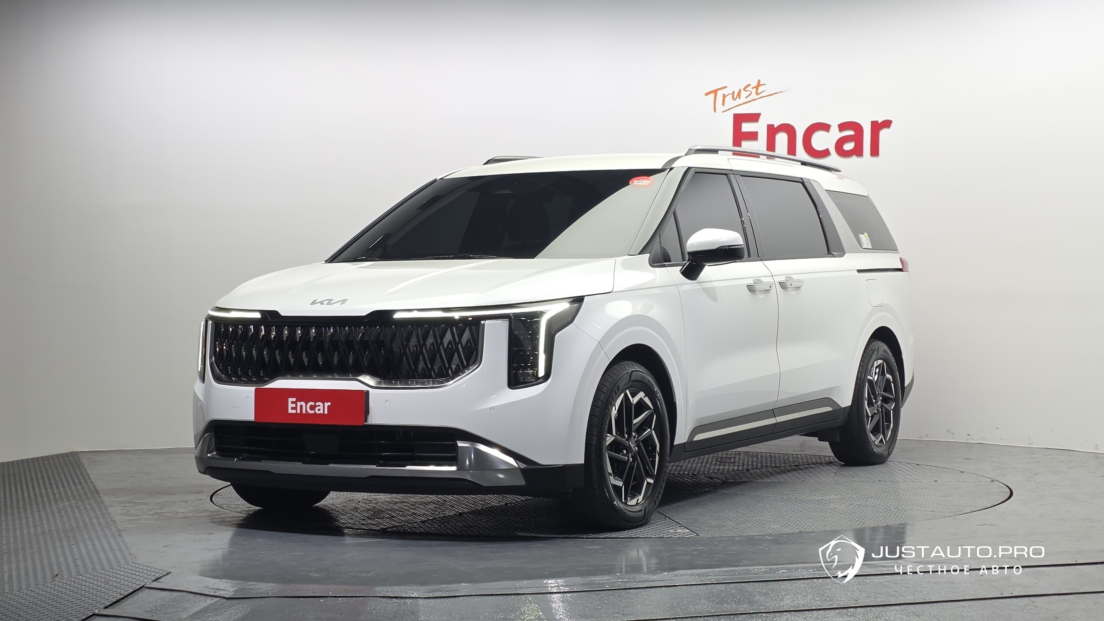 Автомобиль Kia Canival