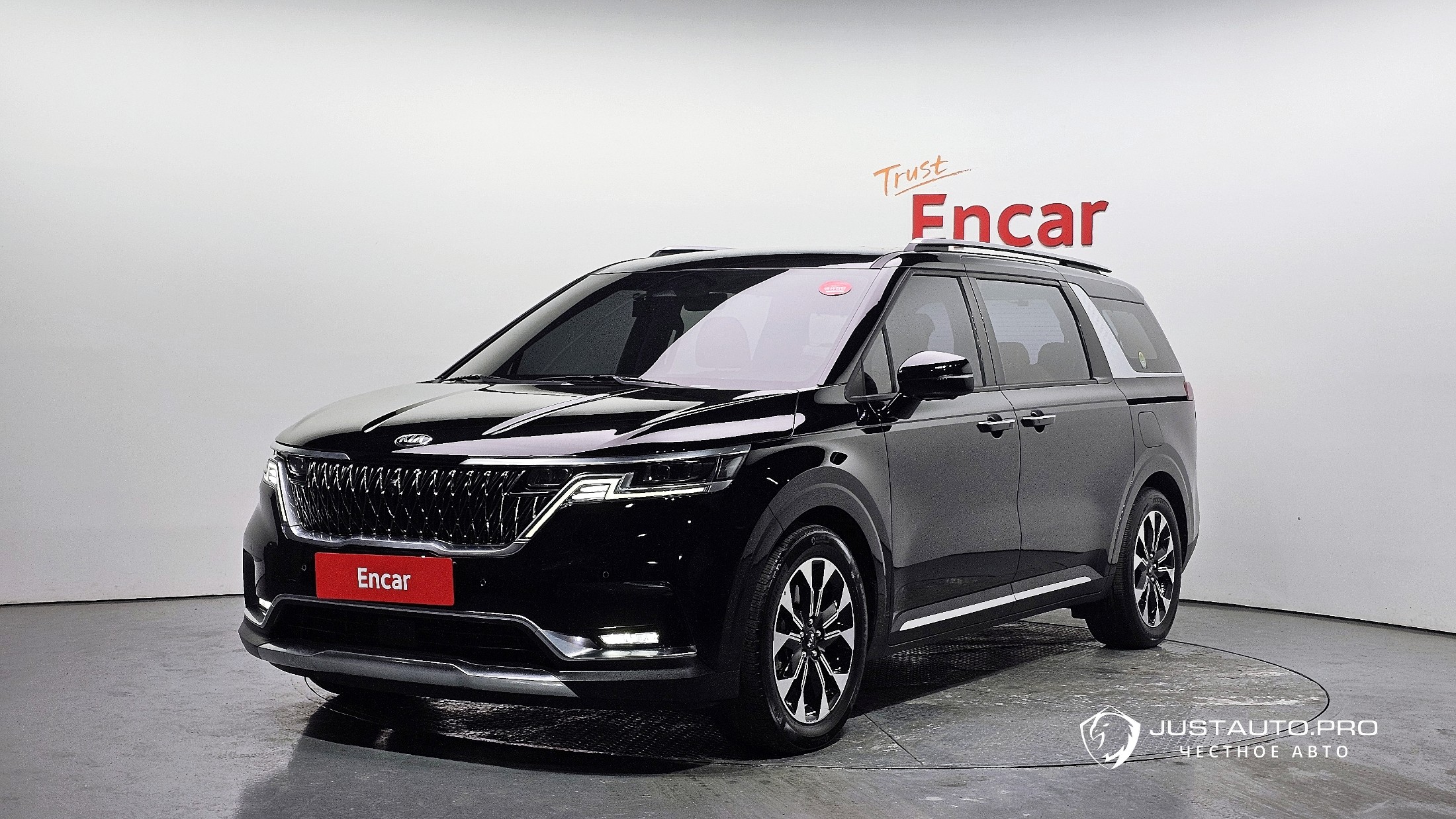 Автомобиль Kia Canival