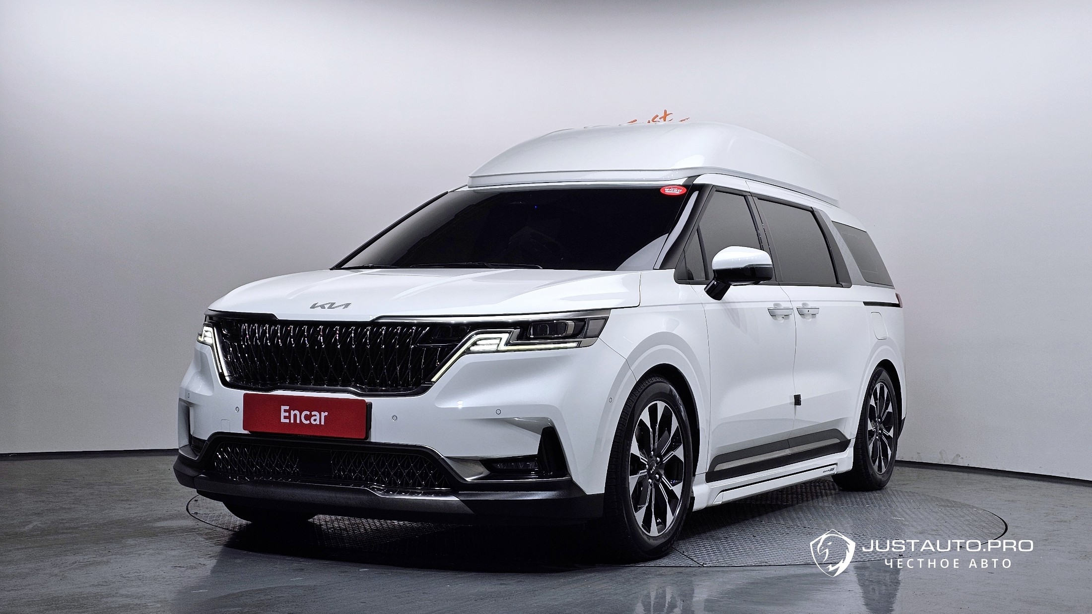 Автомобиль Kia Canival