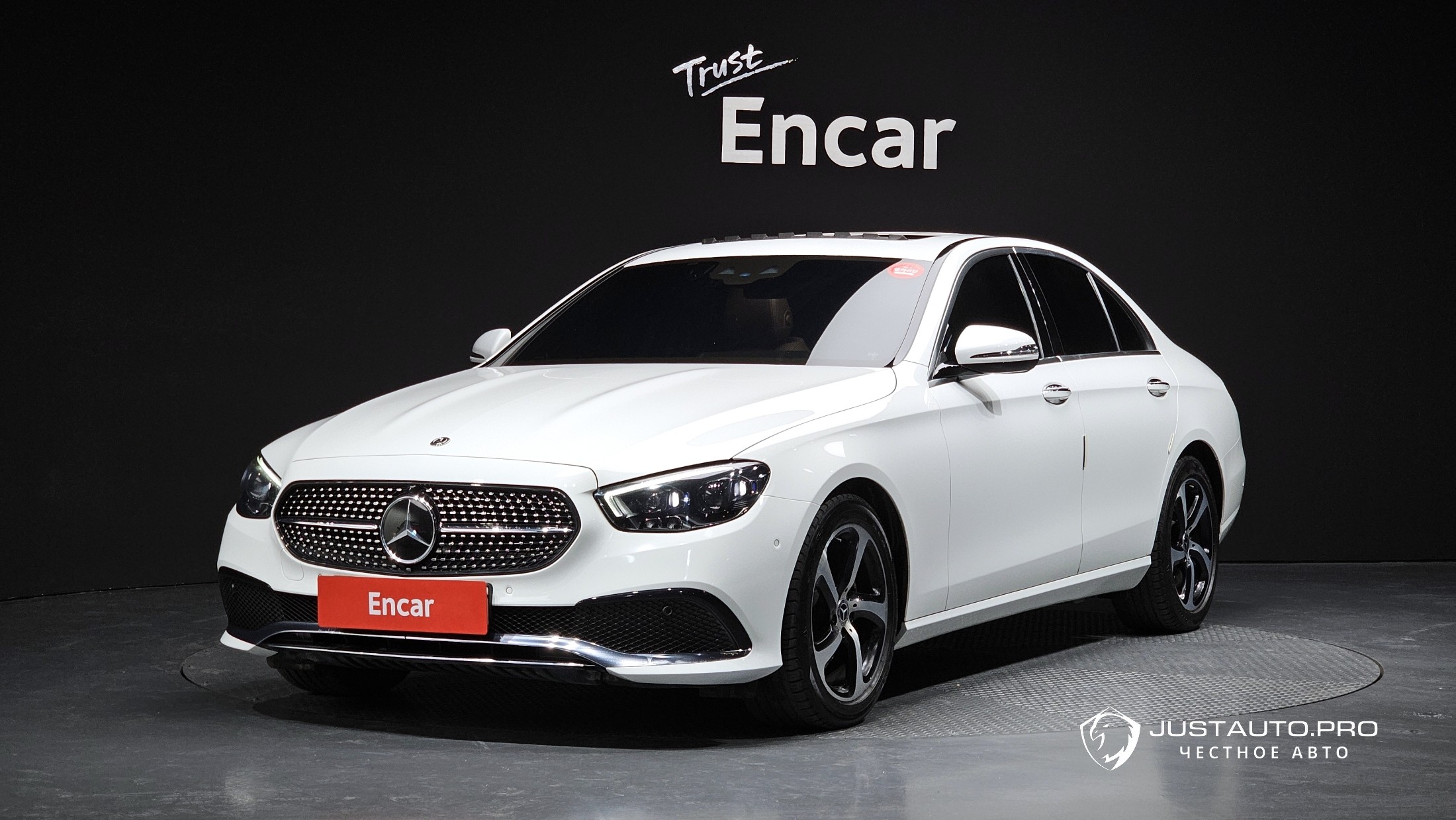 Автомобиль Mercedes-Benz E-Class