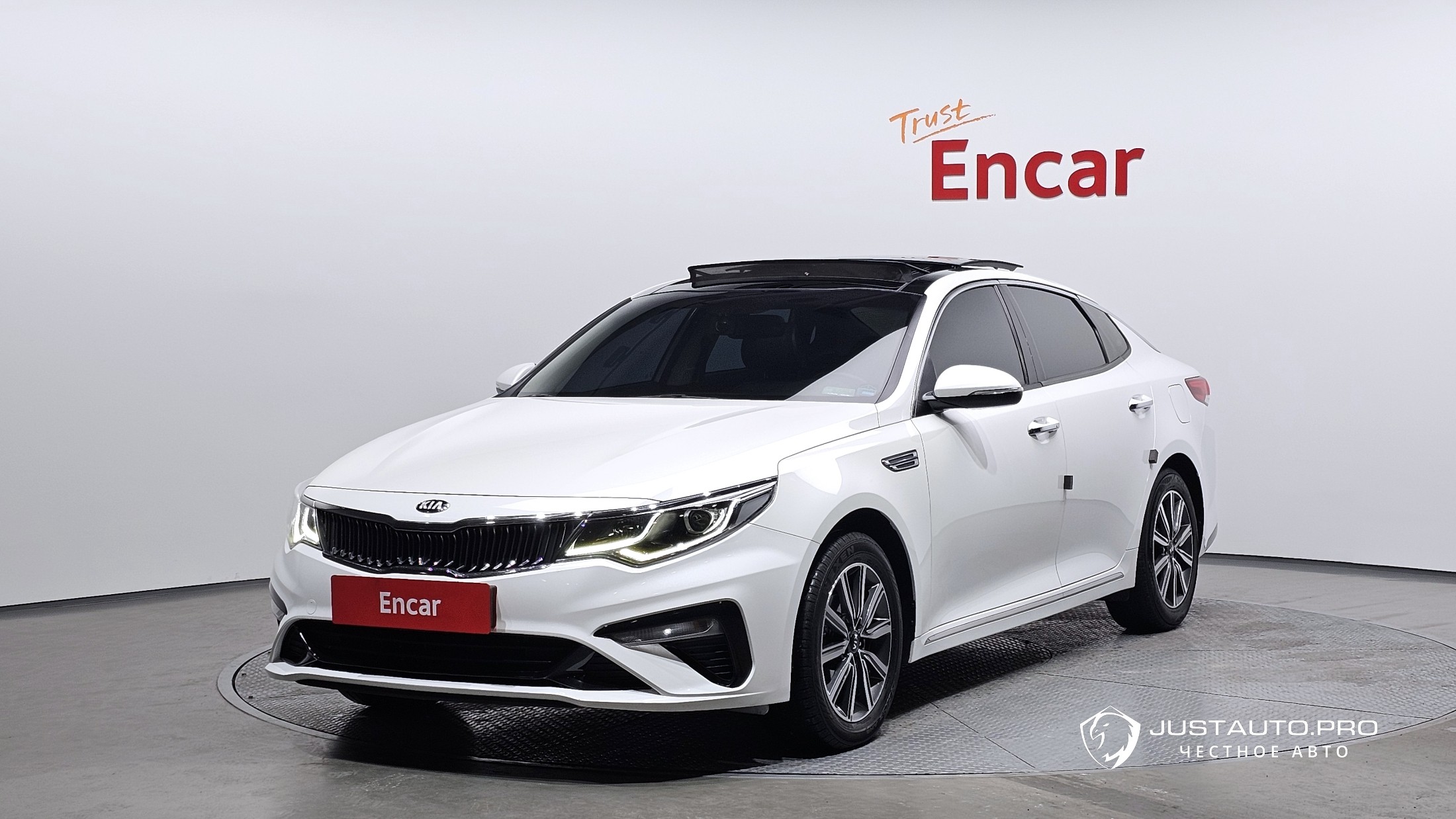 Автомобиль Kia K5