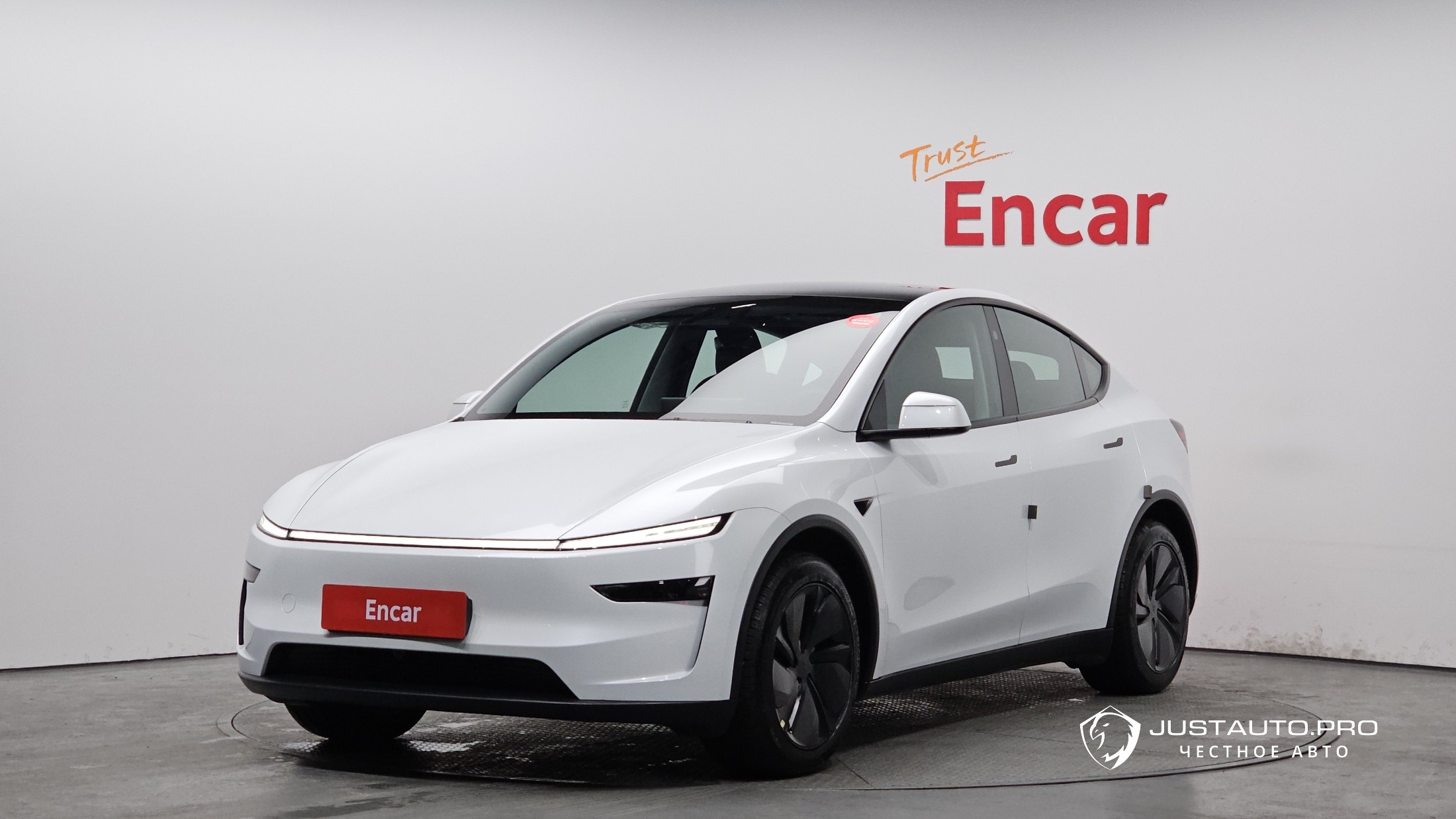 Автомобиль Tesla Model Y