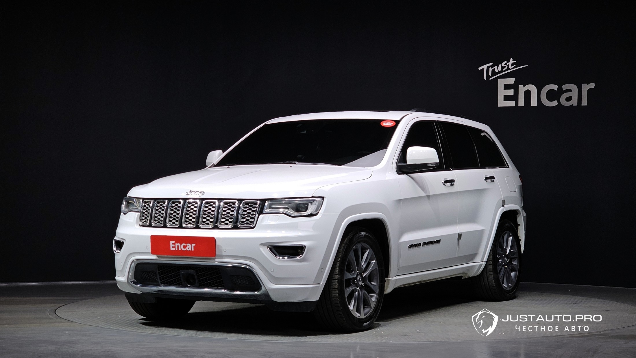 Автомобиль Jeep Cherokee