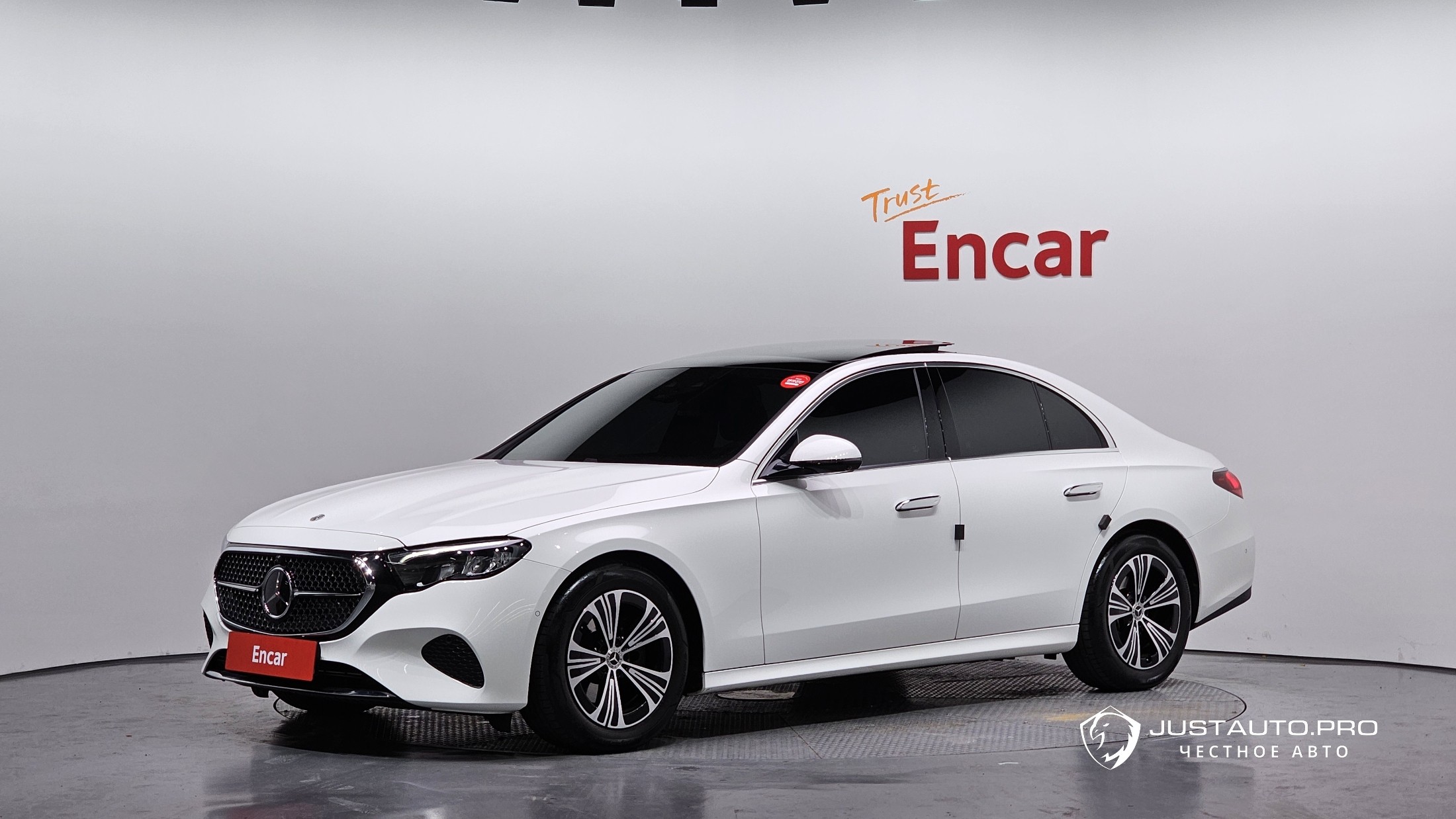 Автомобиль Mercedes-Benz E-Class