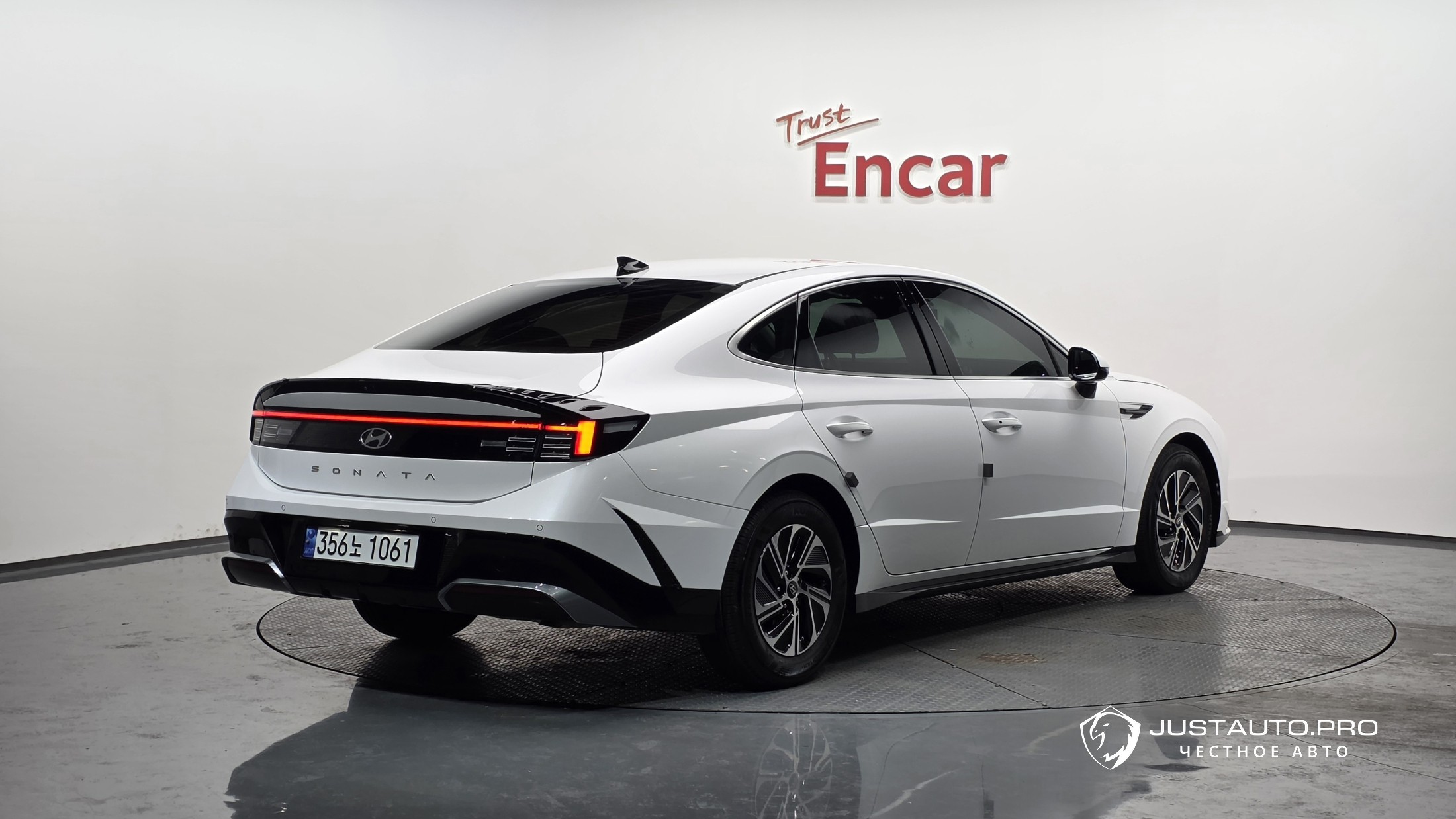 Автомобиль Hyundai Sonata
