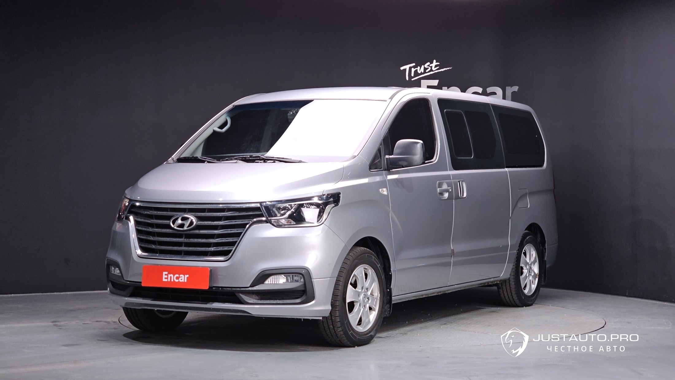 Автомобиль Hyundai Starex