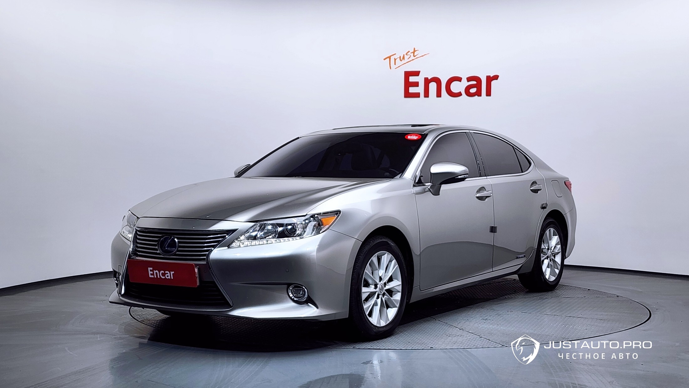 Автомобиль Lexus ES