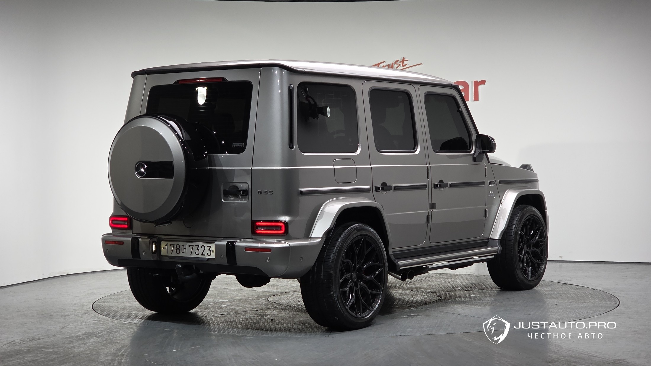 Автомобиль Mercedes-Benz G-Class