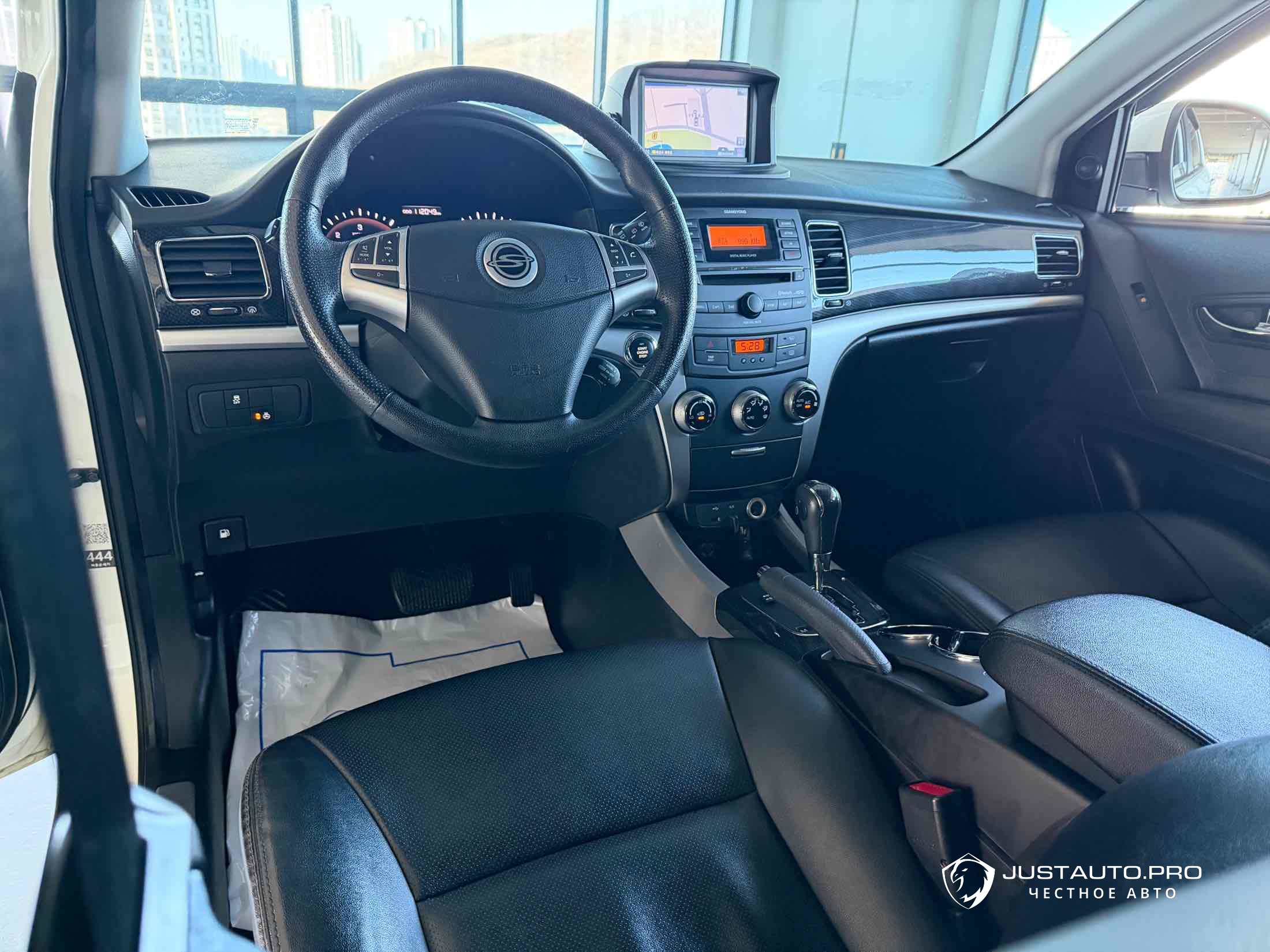 Автомобиль KG_Mobility_Ssangyong KORANDO