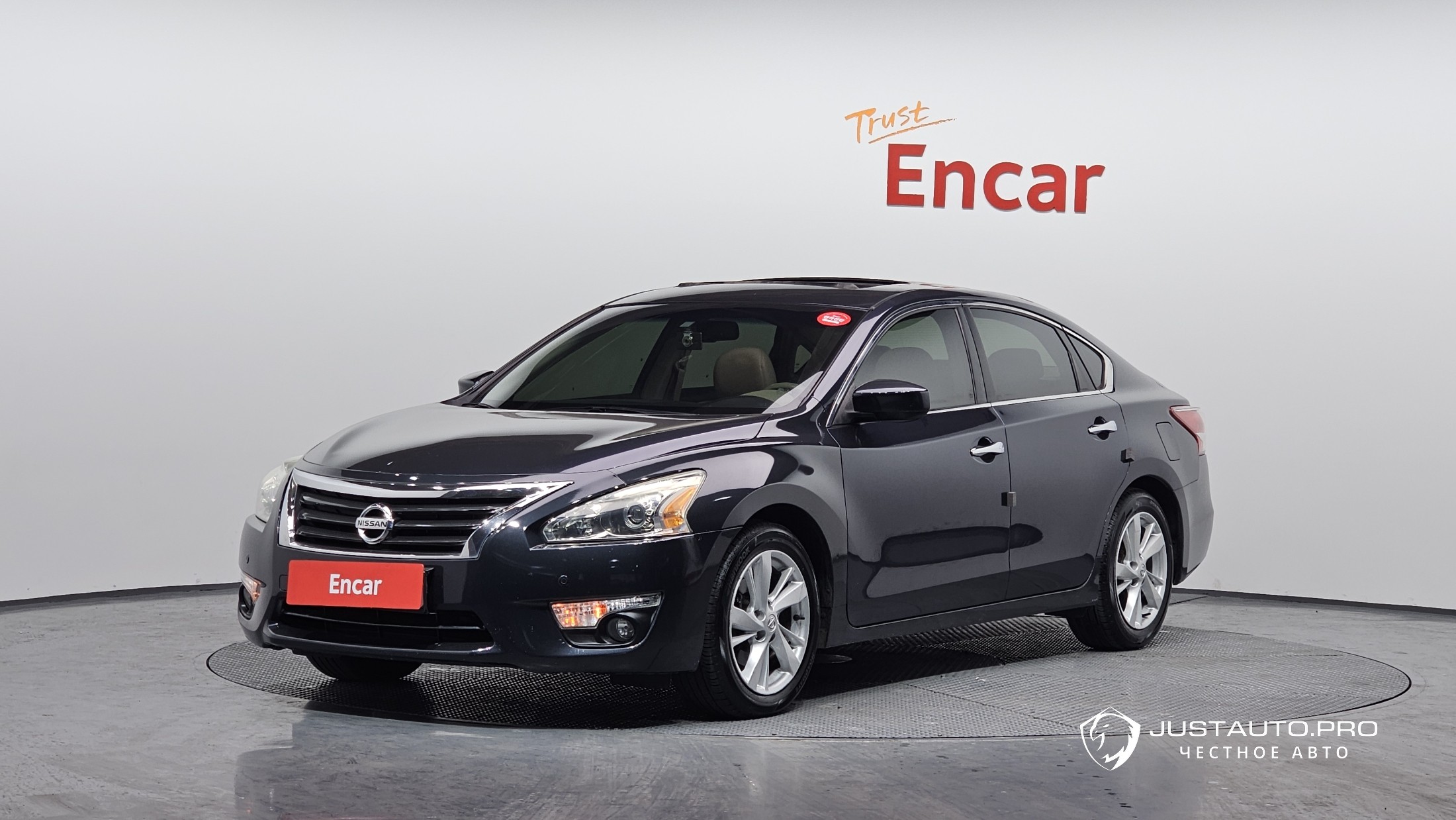 Автомобиль Nissan Altima