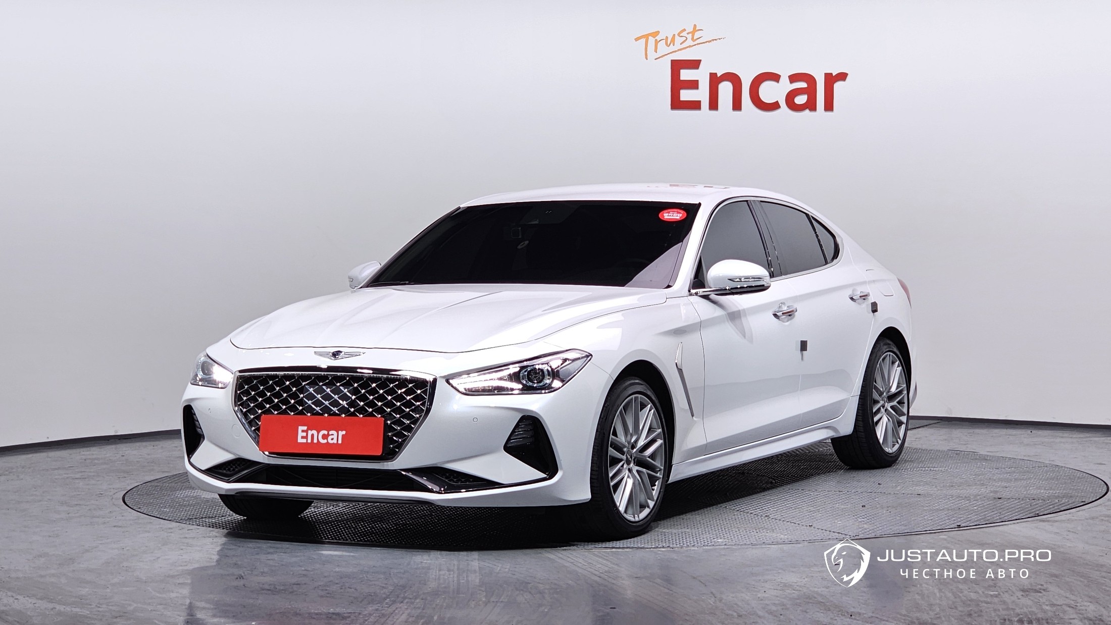 Автомобиль Genesis G70