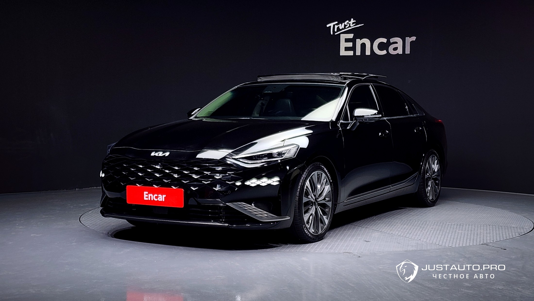 Автомобиль Kia K8