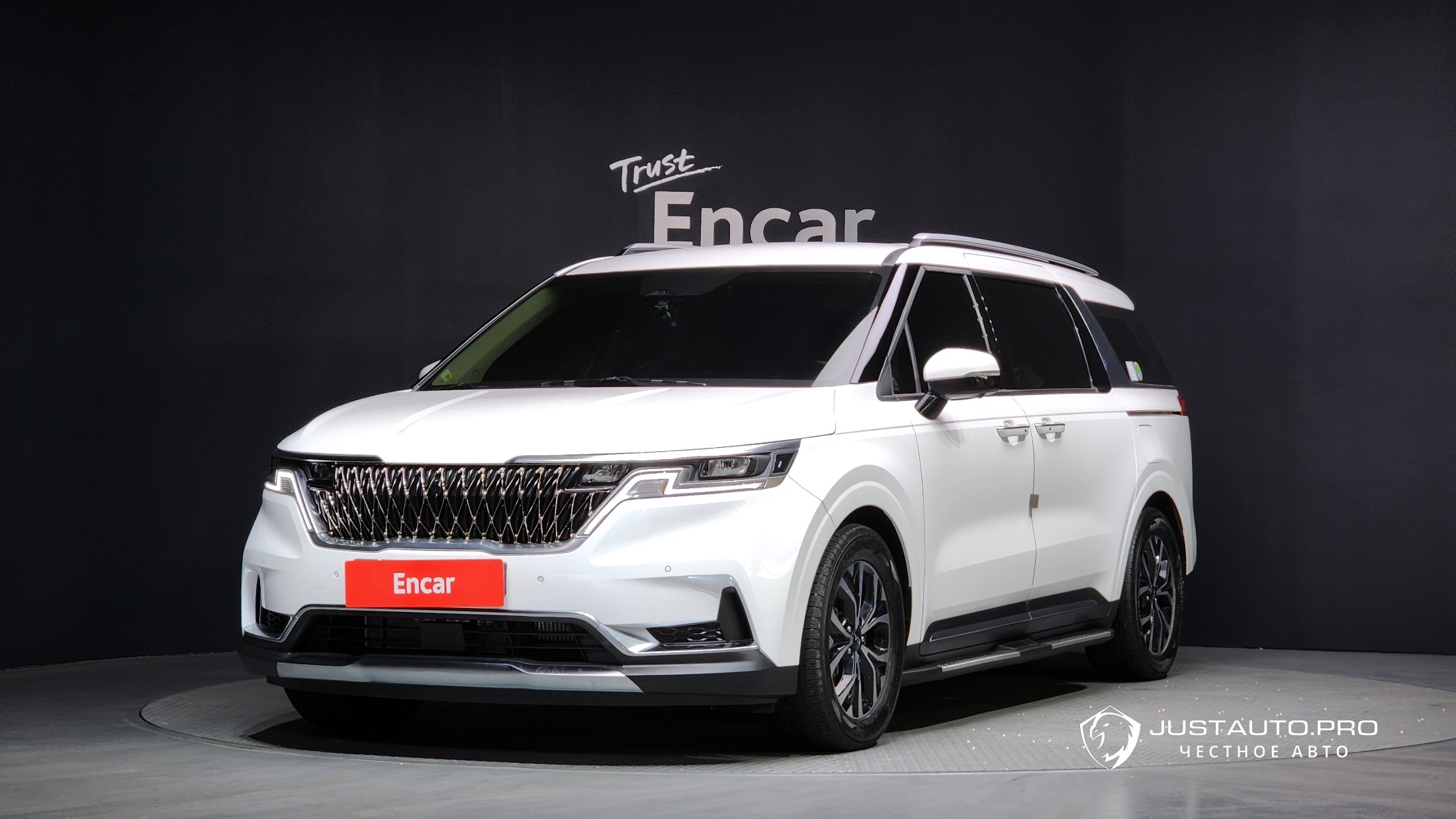 Автомобиль Kia Canival