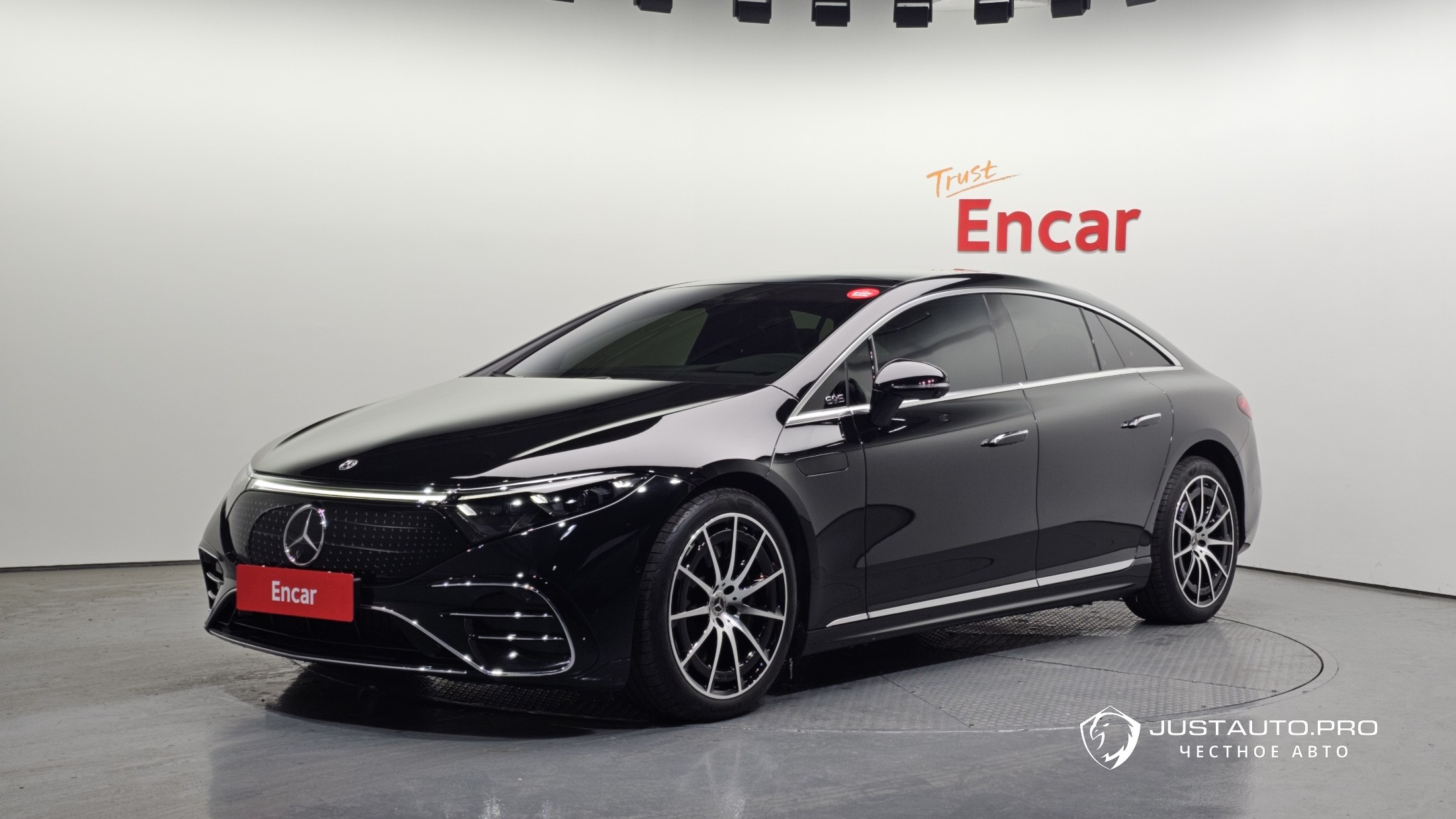 Автомобиль Mercedes-Benz EQS