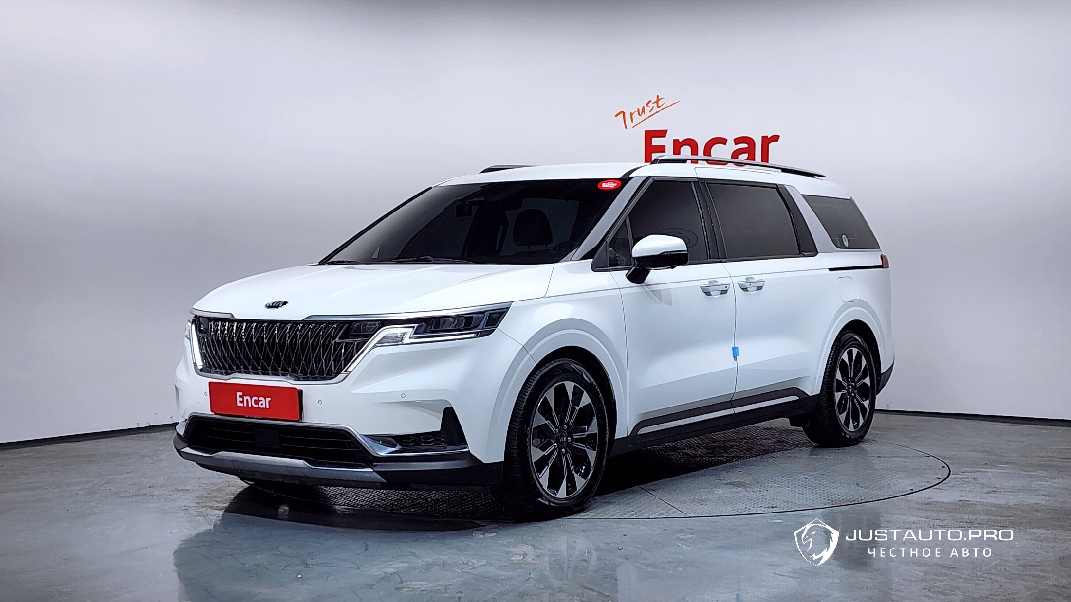 Автомобиль Kia Canival