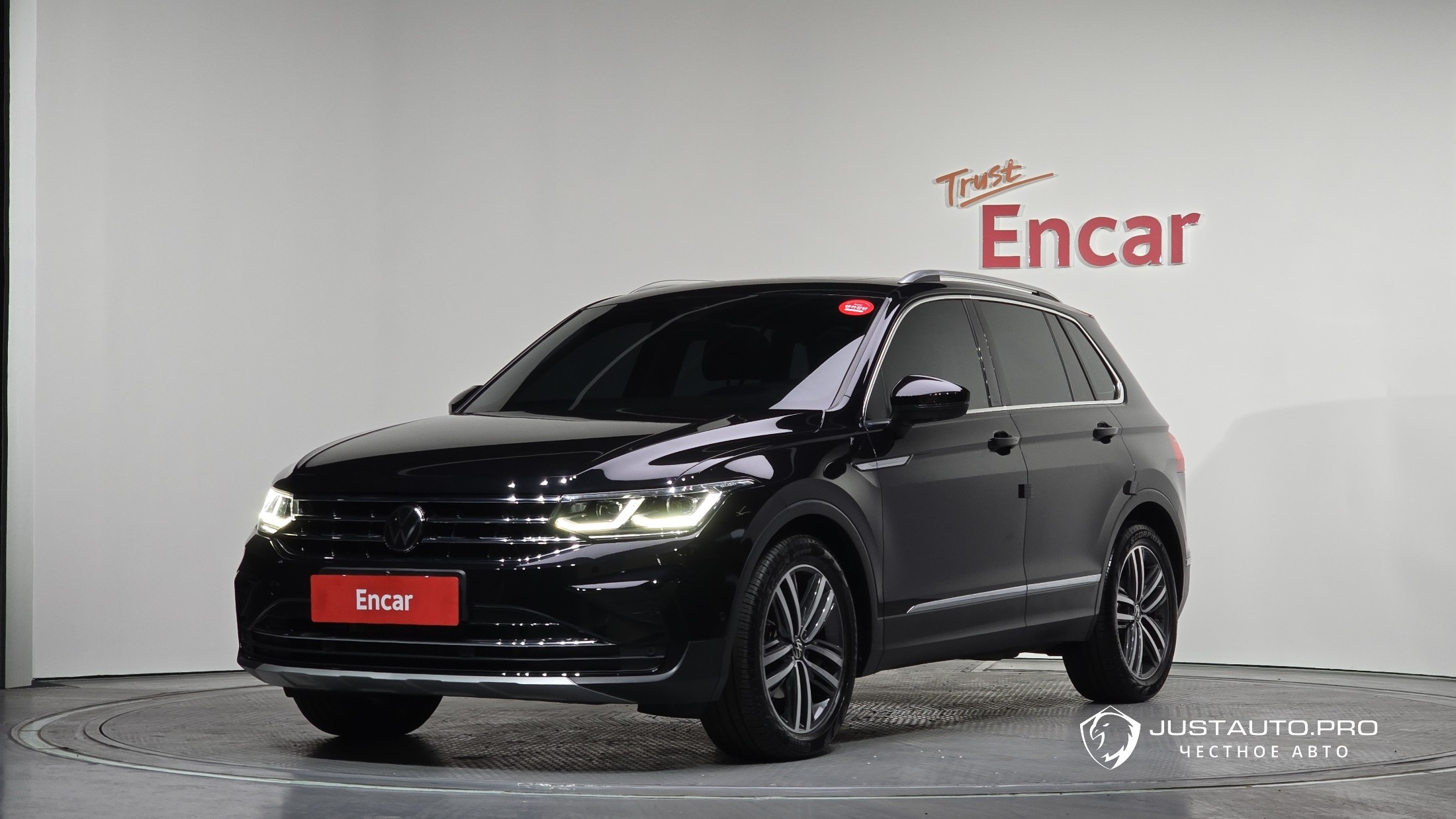 Автомобиль Volkswagen Tiguan