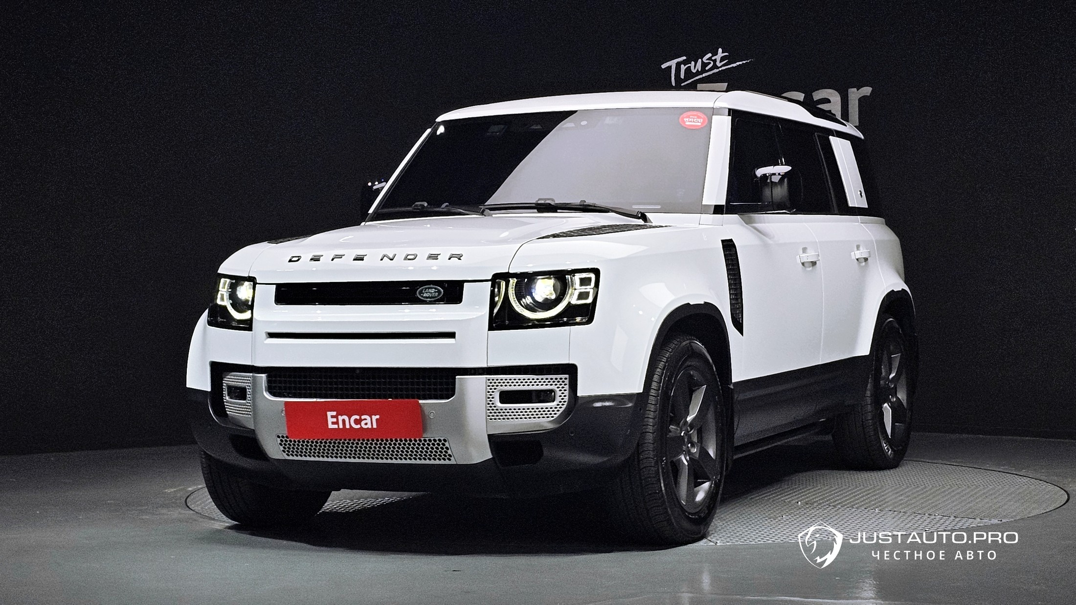 Автомобиль Land Rover Defender