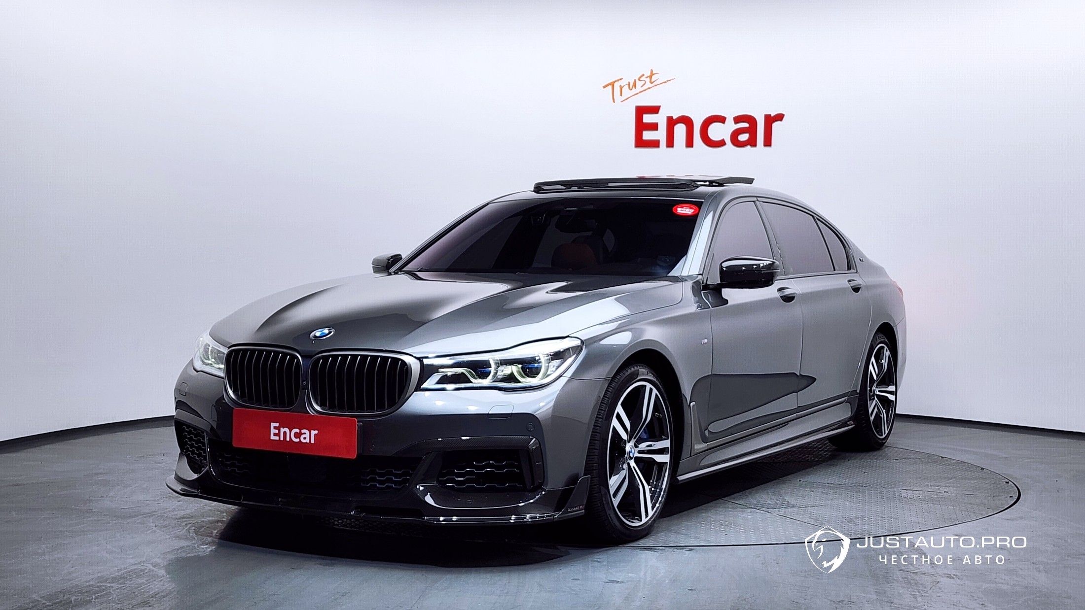 Автомобиль BMW 7-Series