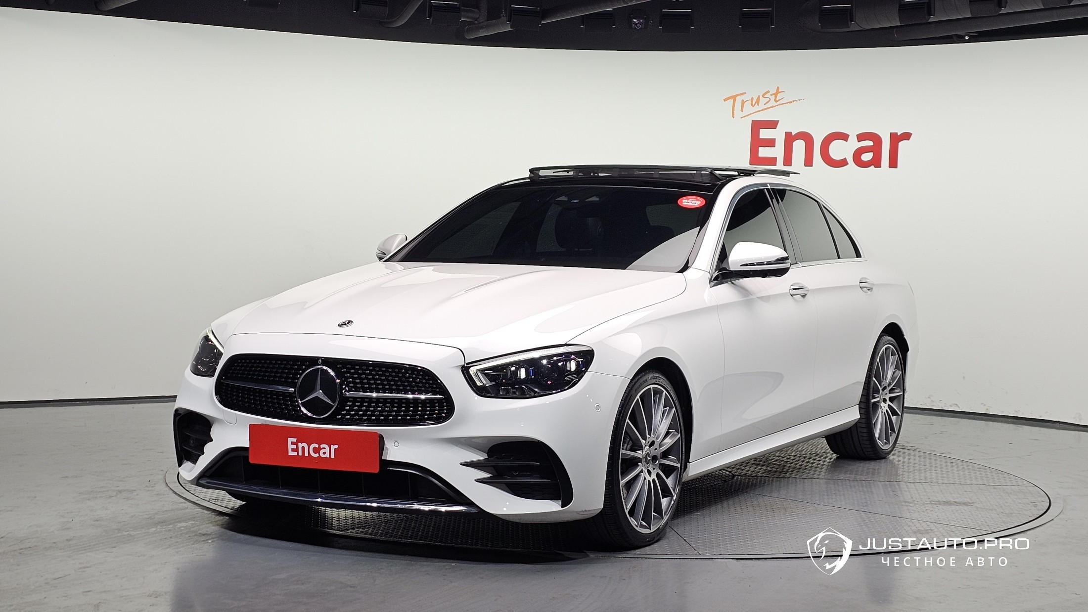 Автомобиль Mercedes-Benz E-Class