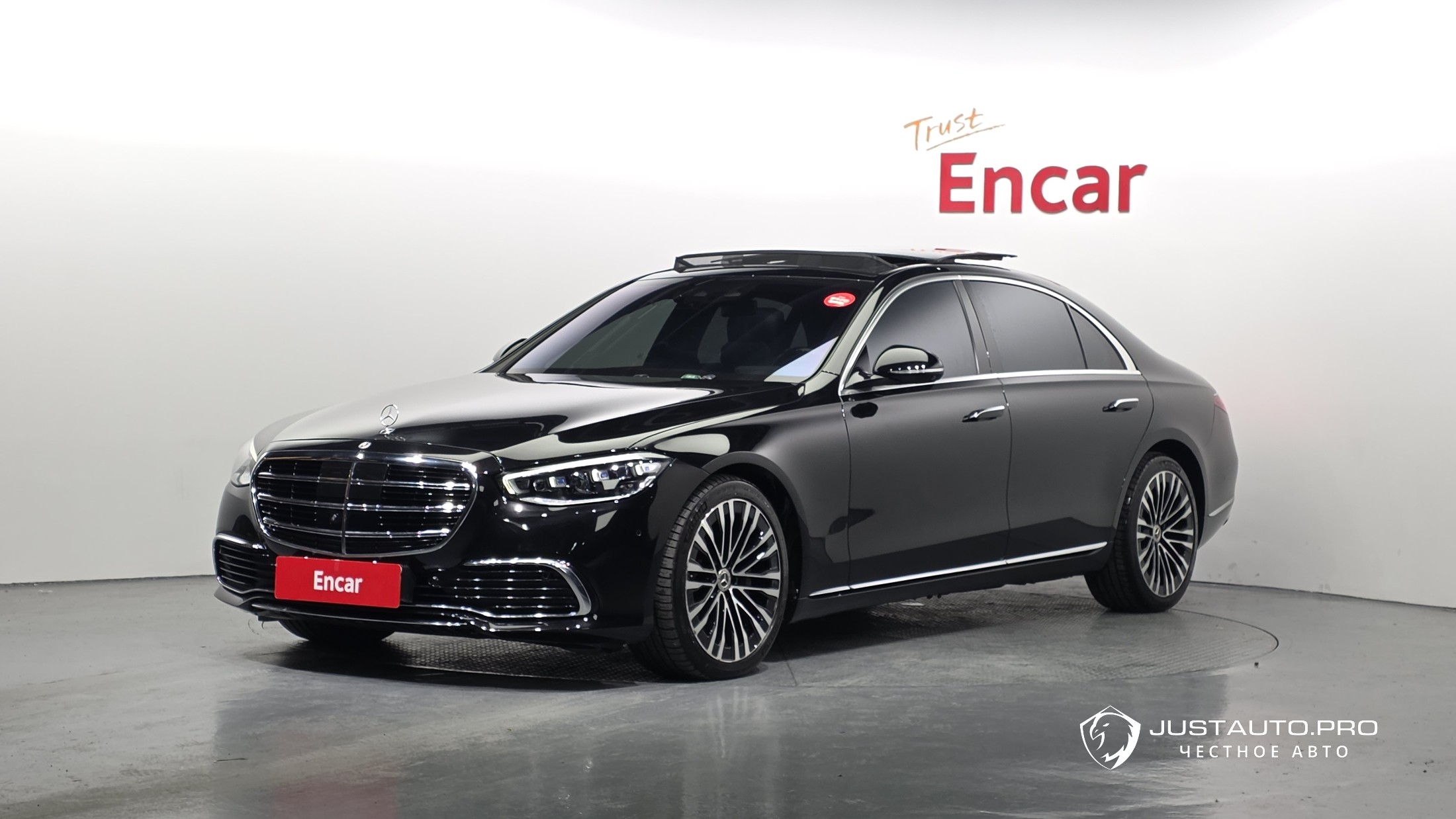 Автомобиль Mercedes-Benz S-Class