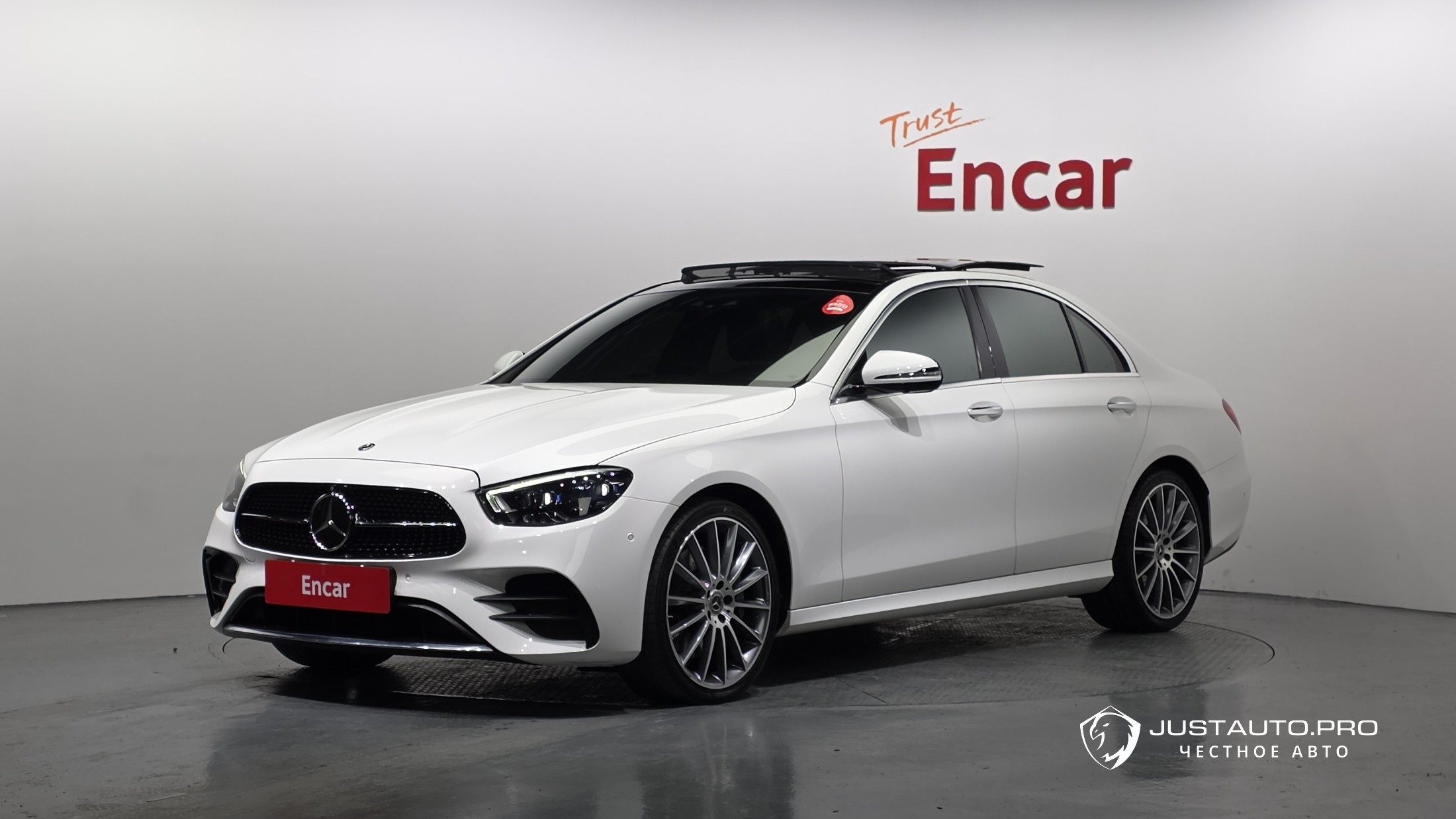 Автомобиль Mercedes-Benz E-Class