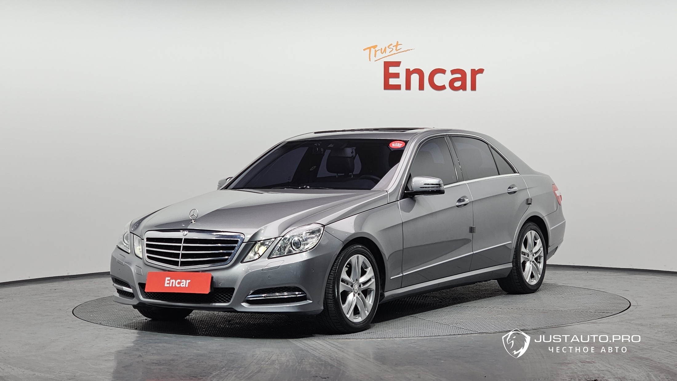 Автомобиль Mercedes-Benz E-Class