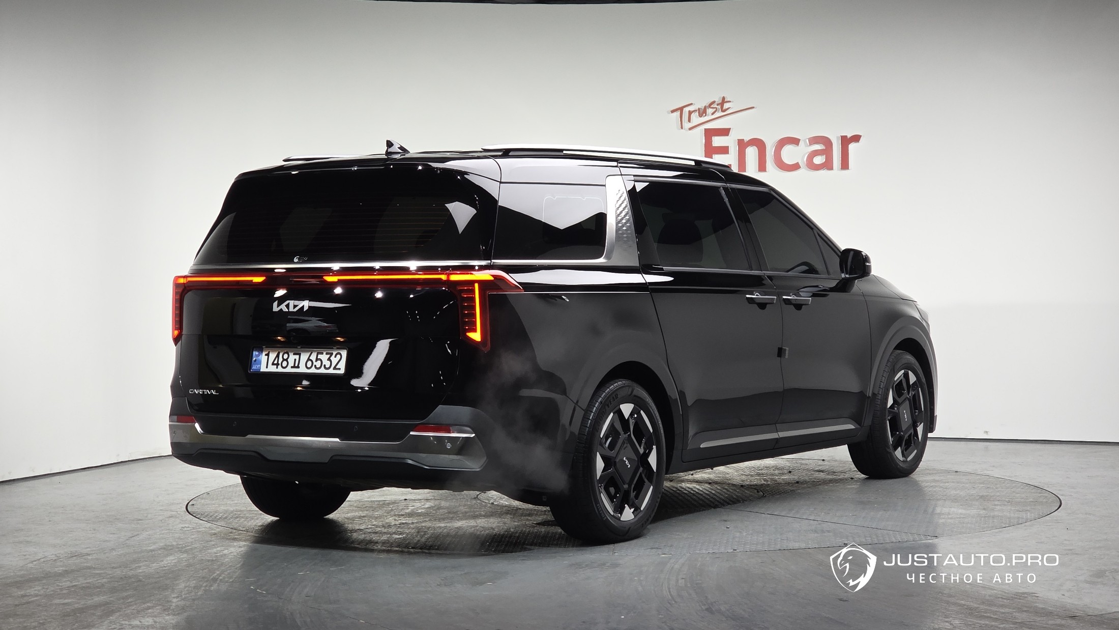 Автомобиль Kia Canival