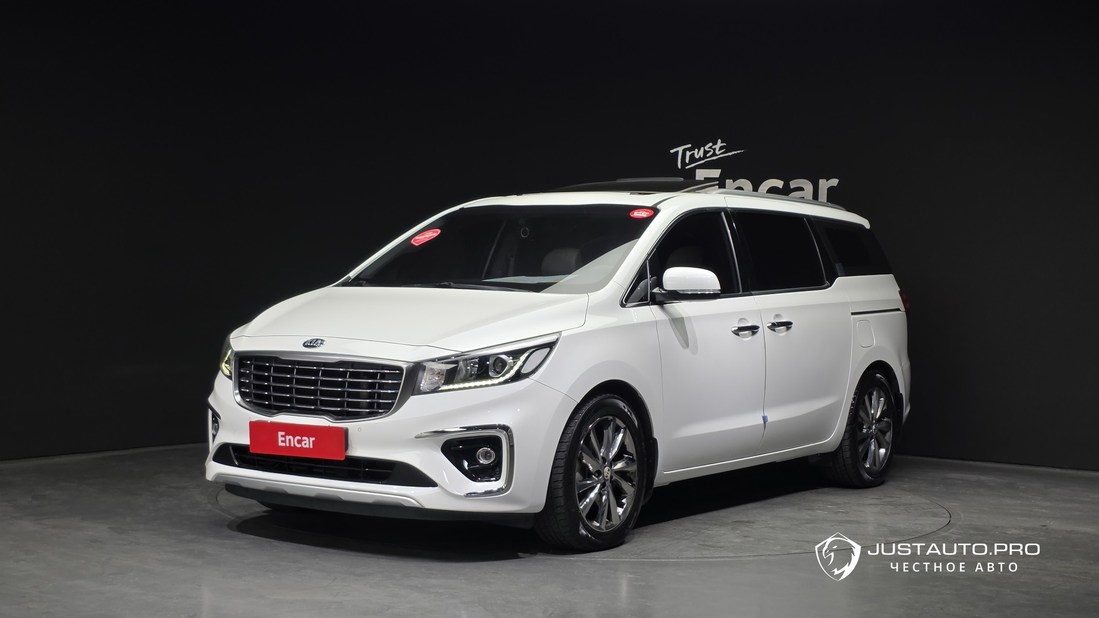 Автомобиль Kia Canival