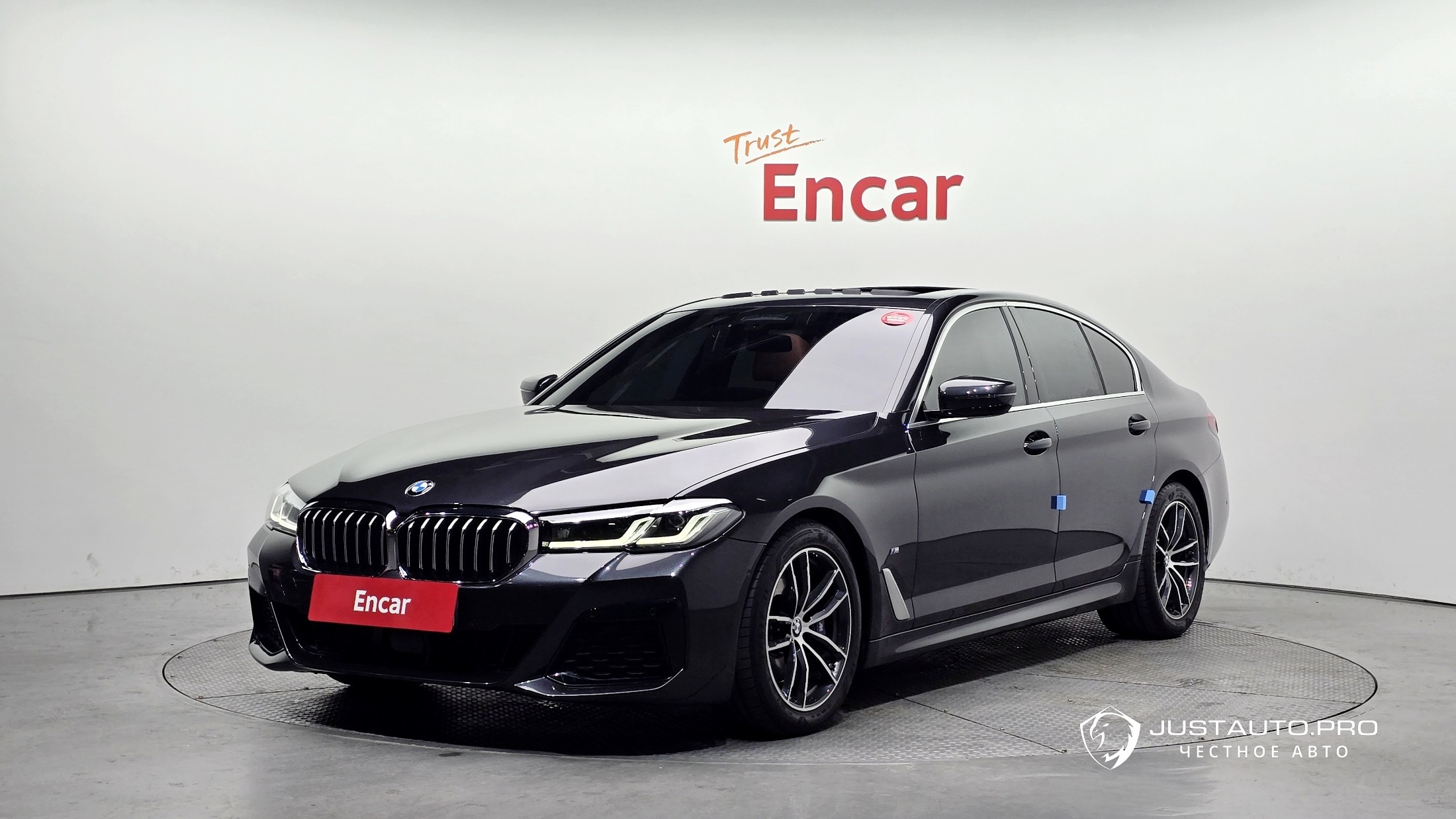 Автомобиль BMW 5-Series