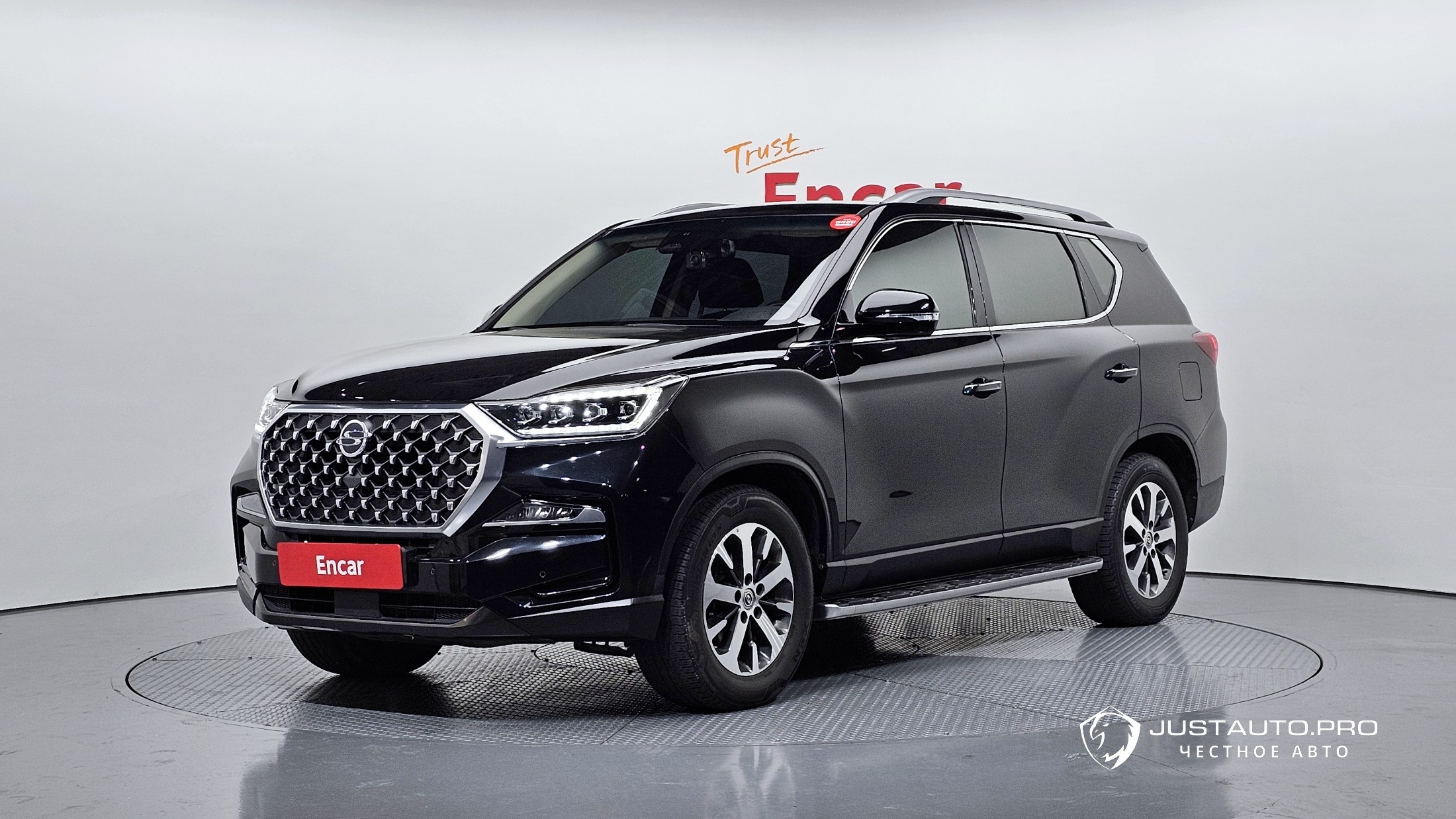 Автомобиль KG_Mobility_Ssangyong Rexton